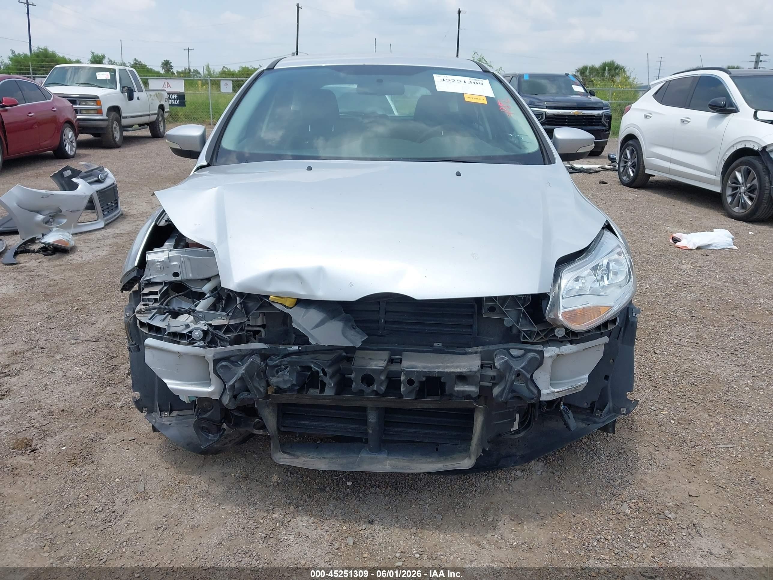 2013 Ford Focus Se Серебряный vin: 1FADP3K23DL189170