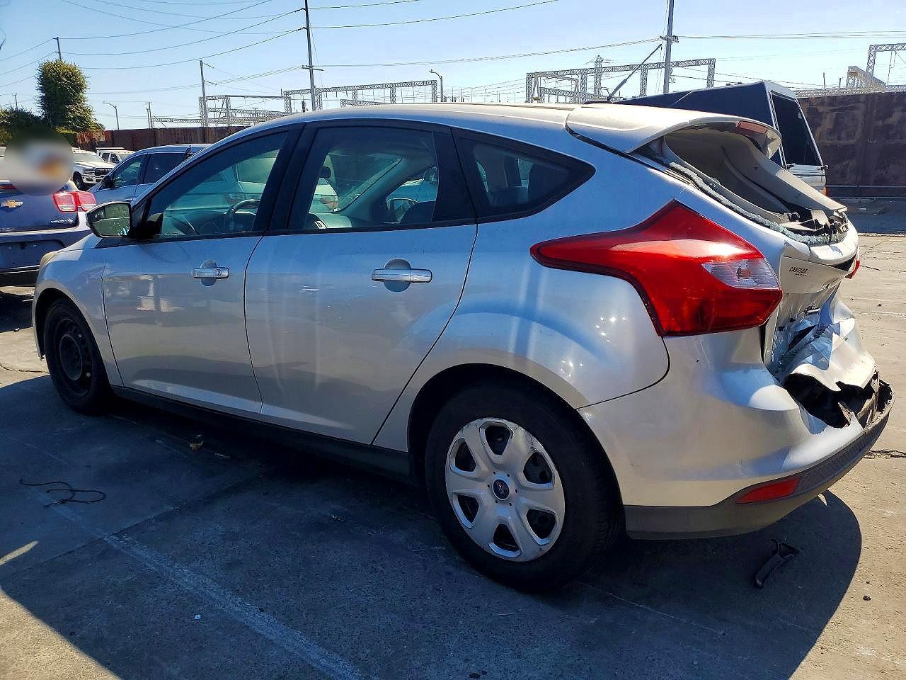 2013 Ford Focus Se Серебряный vin: 1FADP3K23DL214035