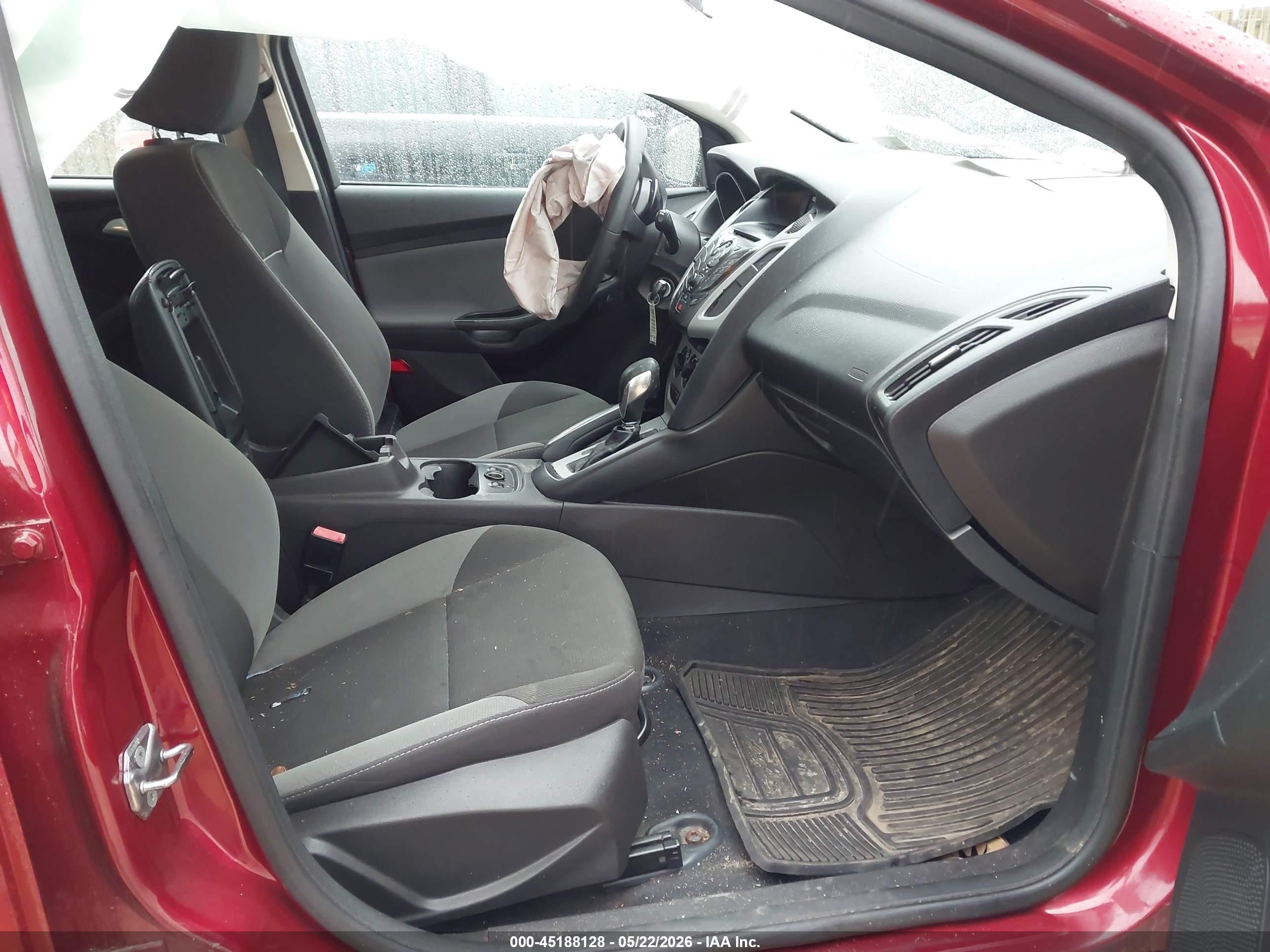 2013 Ford Focus Se Red vin: 1FADP3K23DL216335