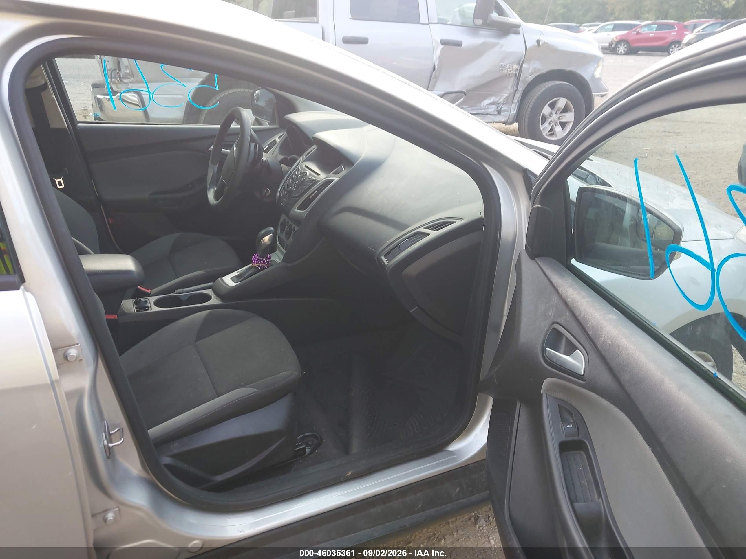2013 Ford Focus Se Silver vin: 1FADP3K23DL240229