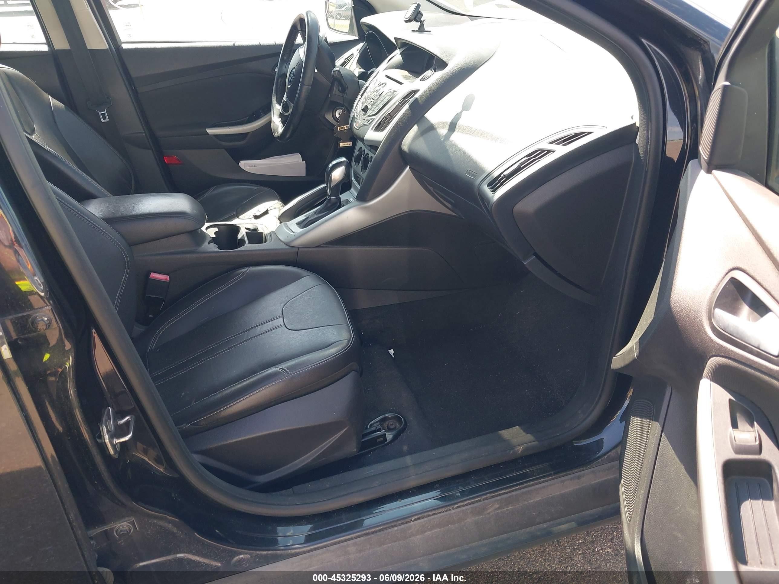2013 Ford Focus Se Black vin: 1FADP3K23DL272825