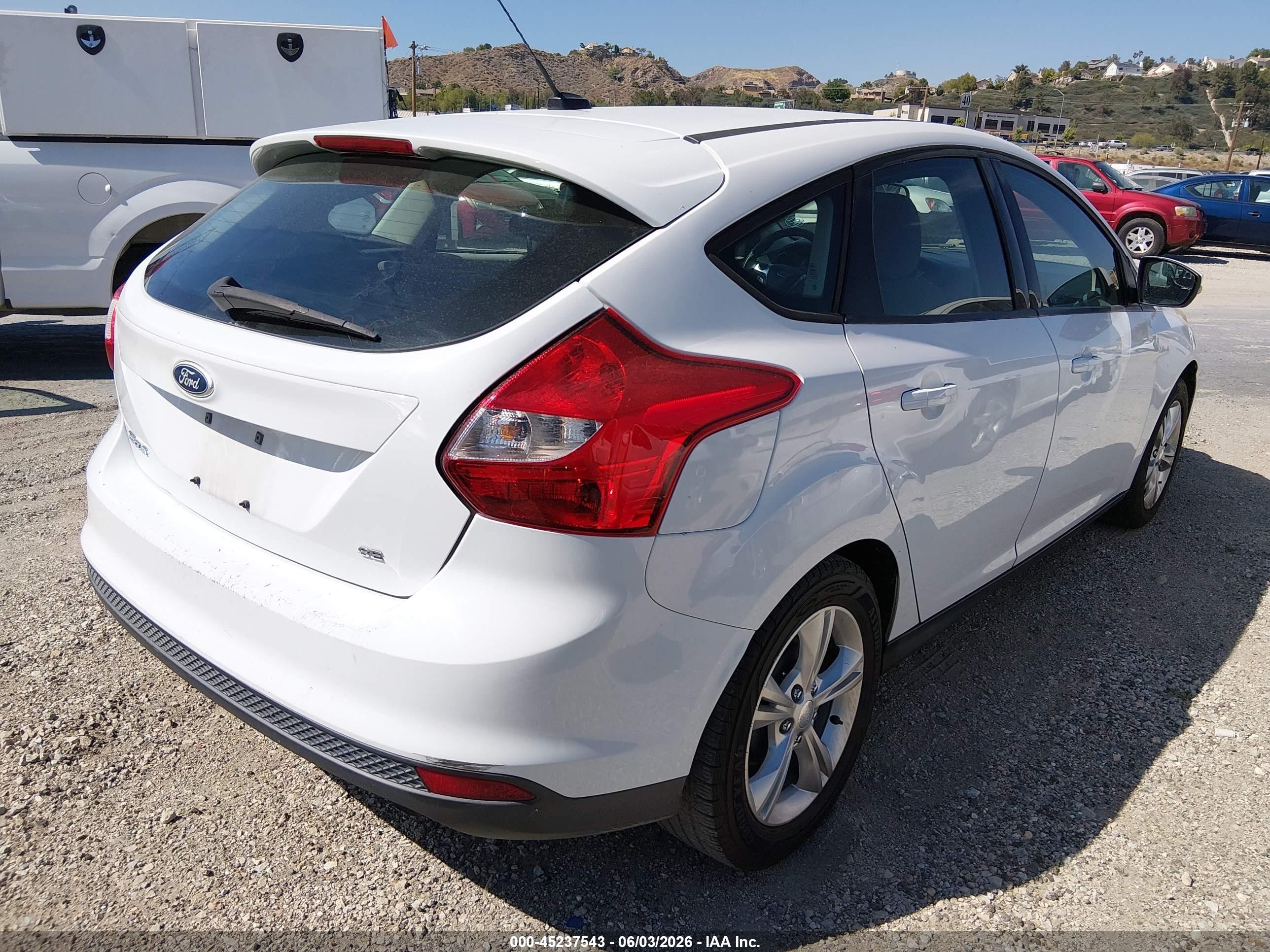 2013 Ford Focus Se White vin: 1FADP3K23DL285672