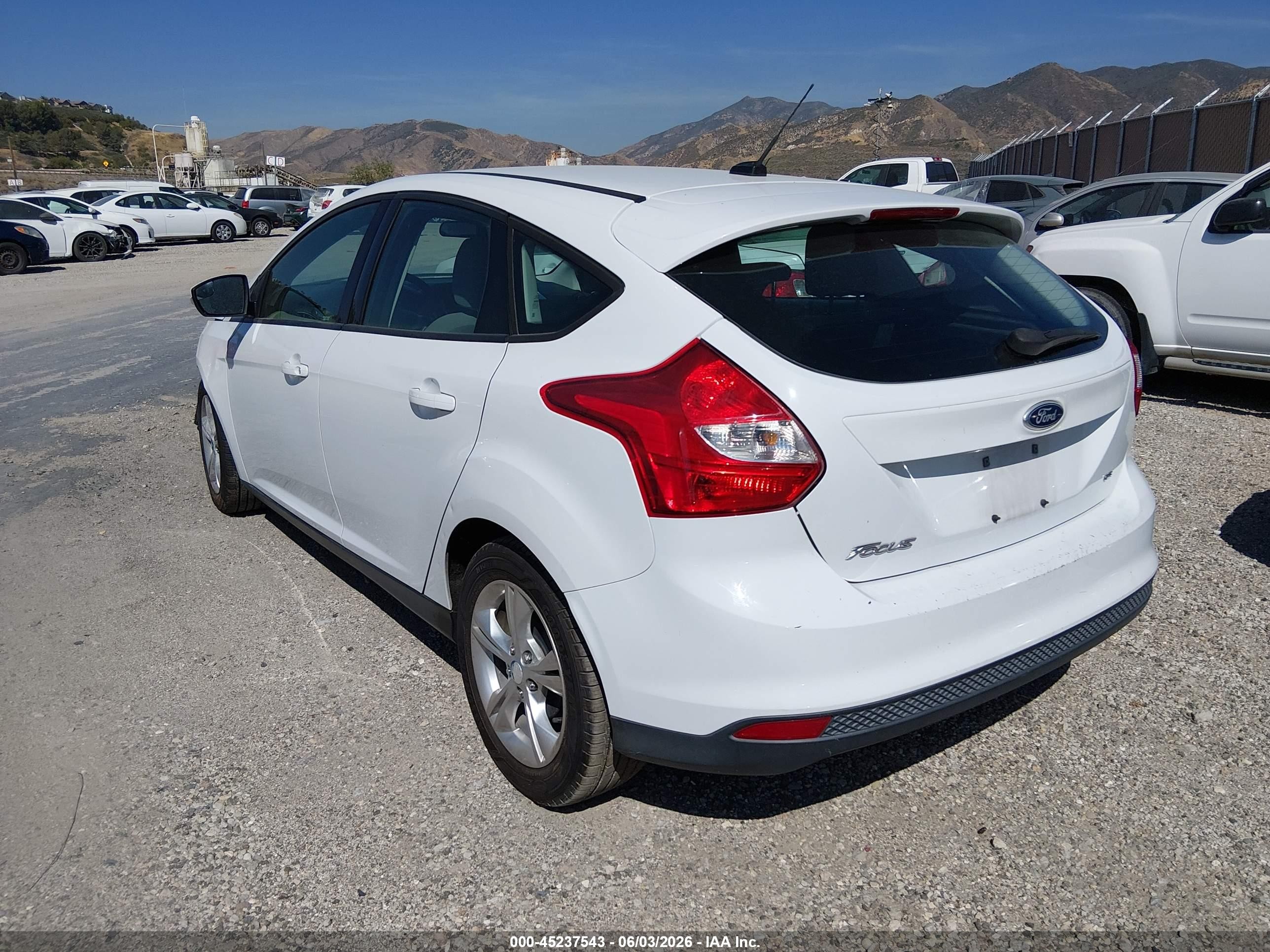 2013 Ford Focus Se White vin: 1FADP3K23DL285672
