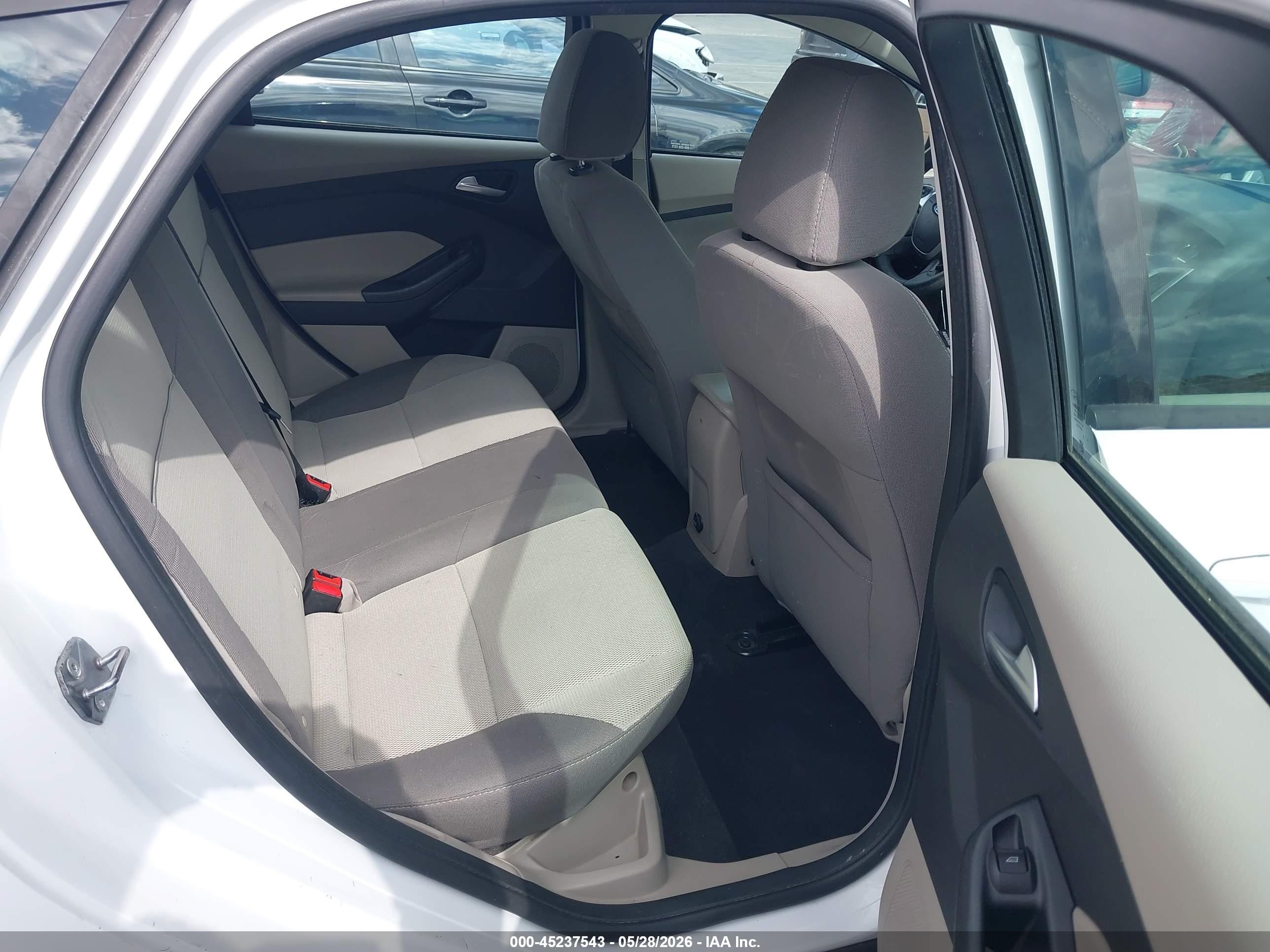 2013 Ford Focus Se White vin: 1FADP3K23DL285672