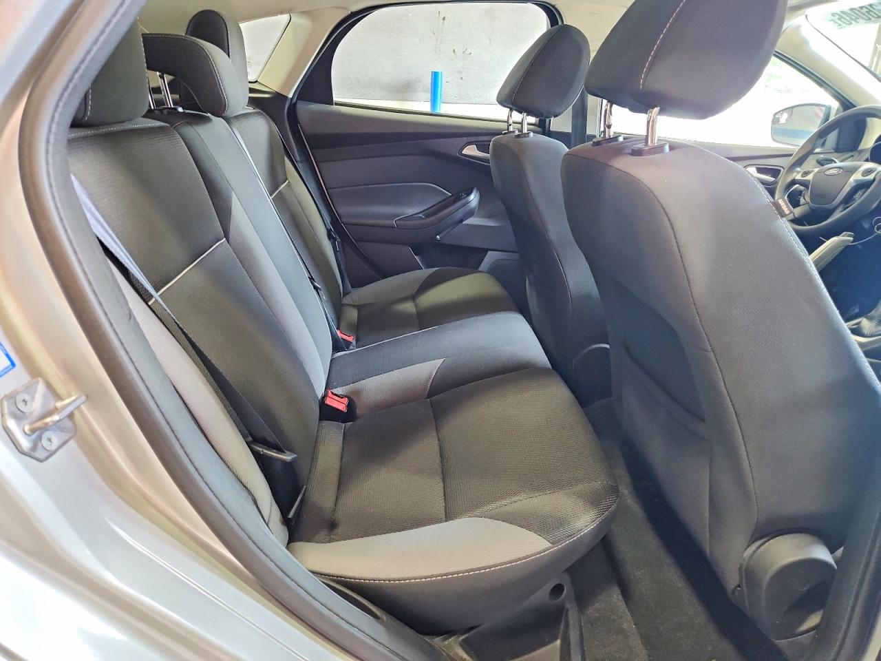 2013 Ford Focus Se Серебряный vin: 1FADP3K23DL318864