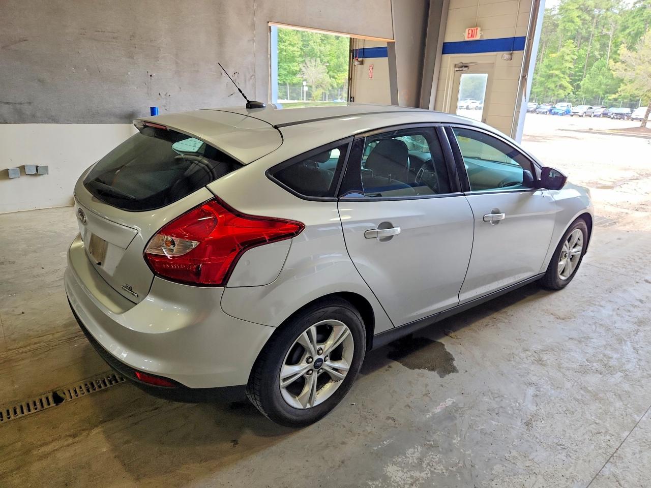 2013 Ford Focus Se Серебряный vin: 1FADP3K23DL318864