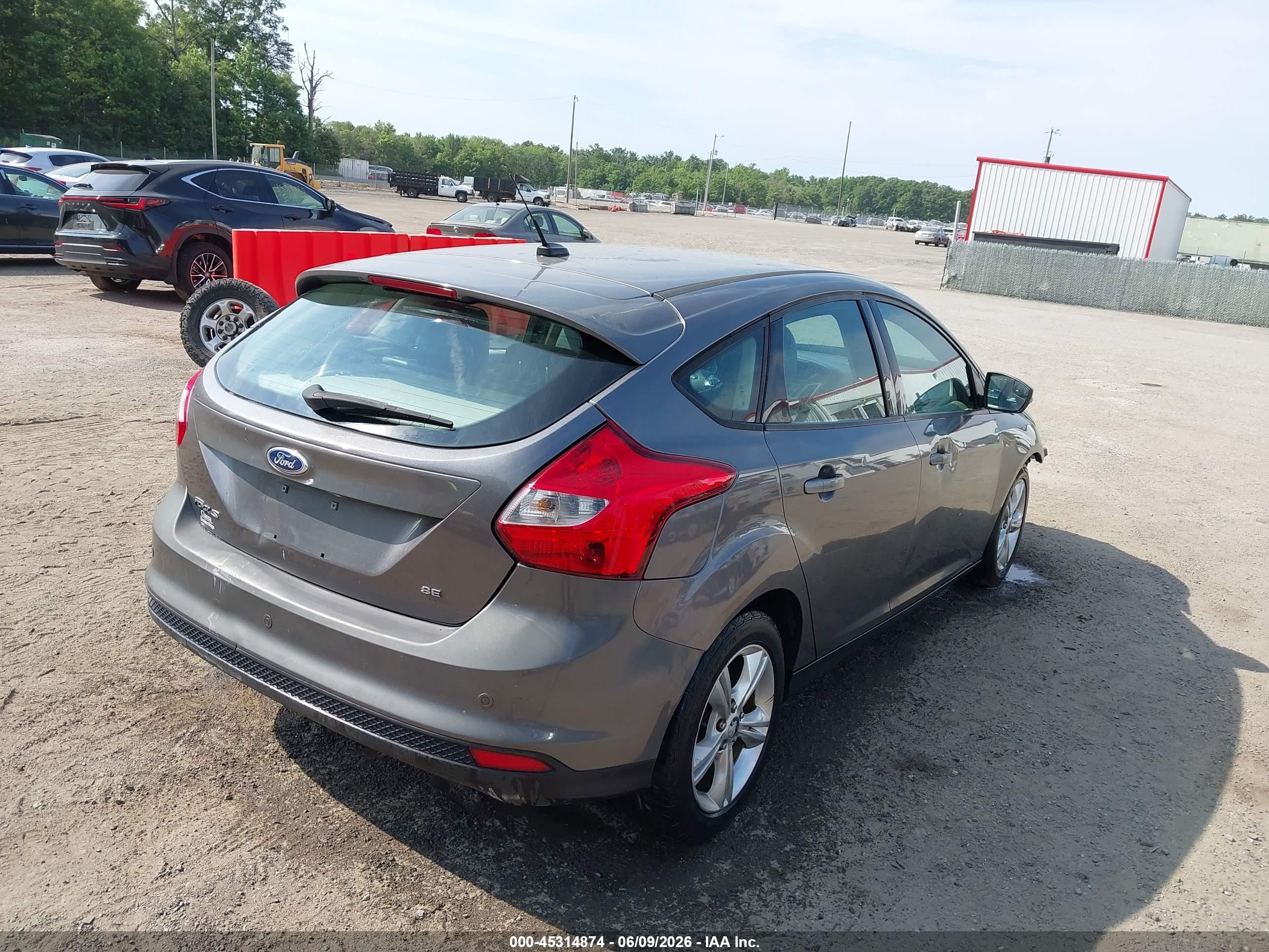 2013 Ford Focus Se Серый vin: 1FADP3K23DL330495