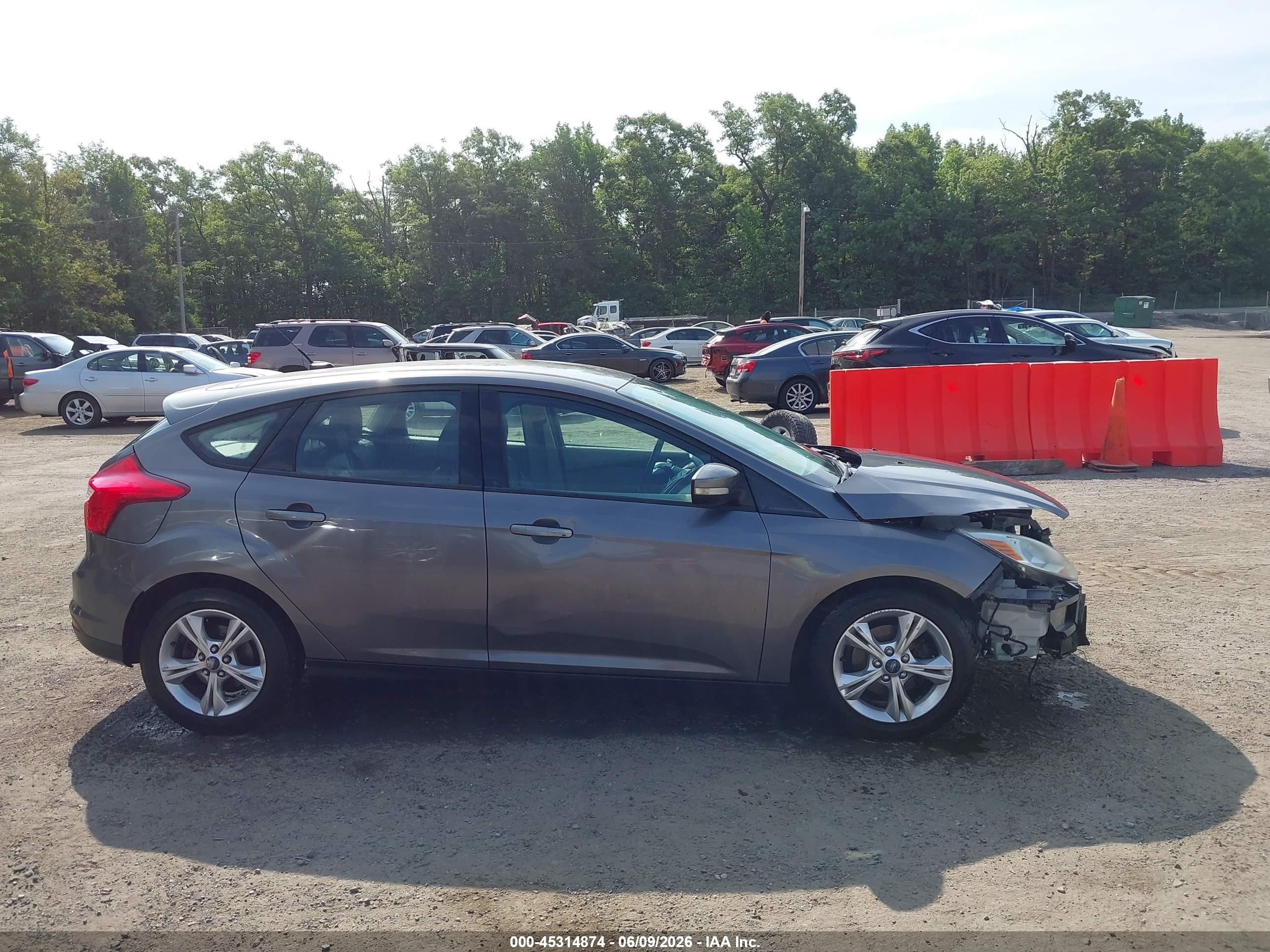 2013 Ford Focus Se Серый vin: 1FADP3K23DL330495