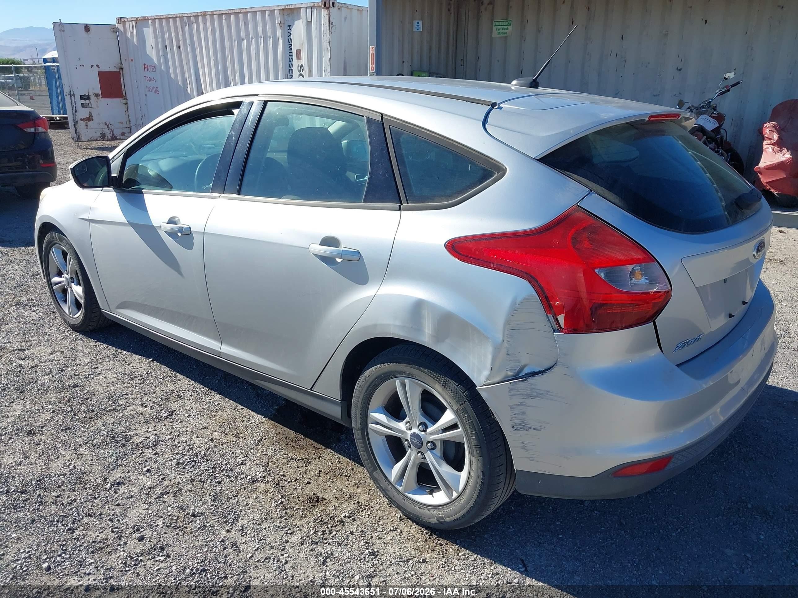 2014 Ford Focus Se Silver vin: 1FADP3K23EL110856