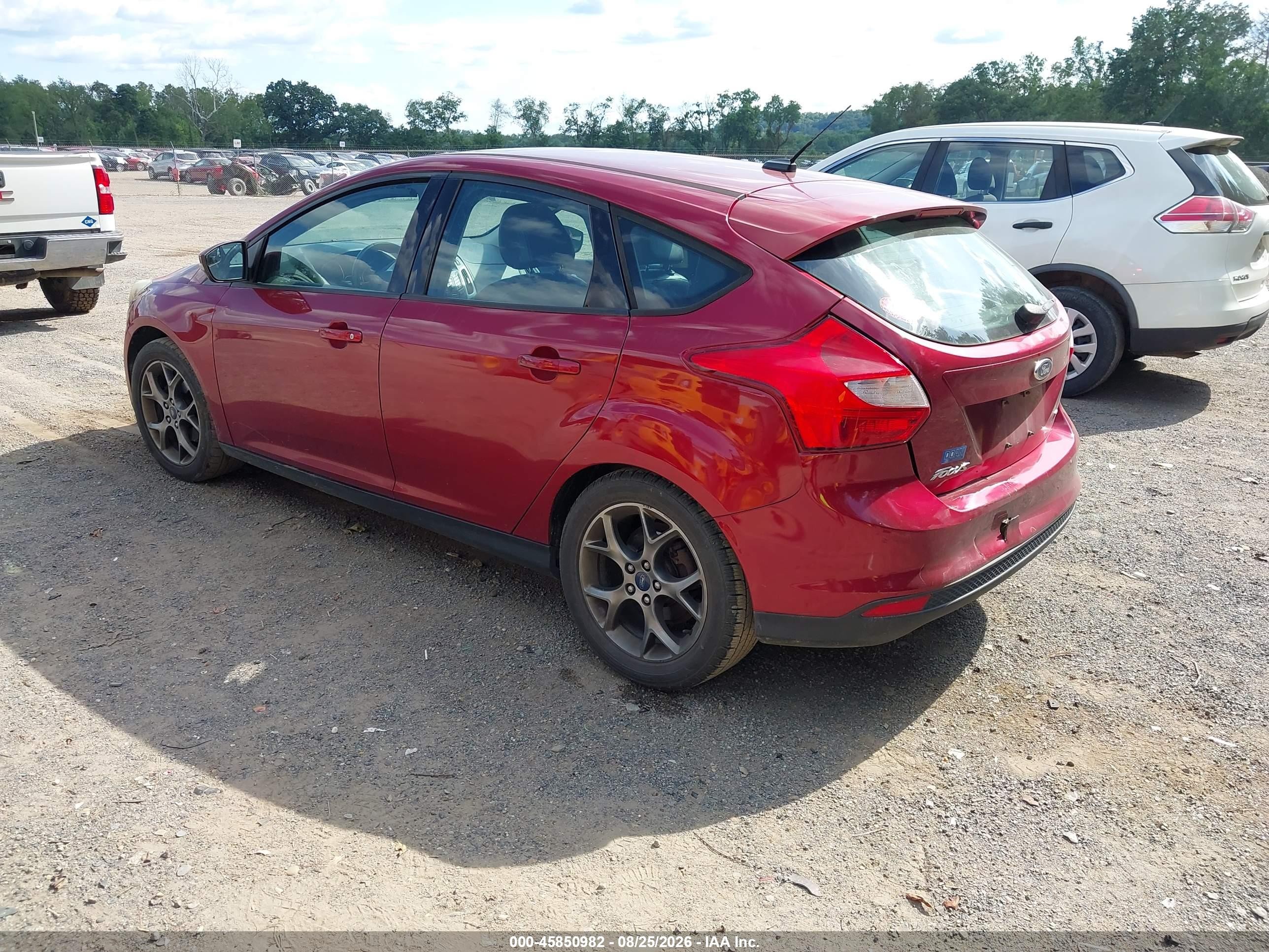 2014 Ford Focus Se Red vin: 1FADP3K23EL128726