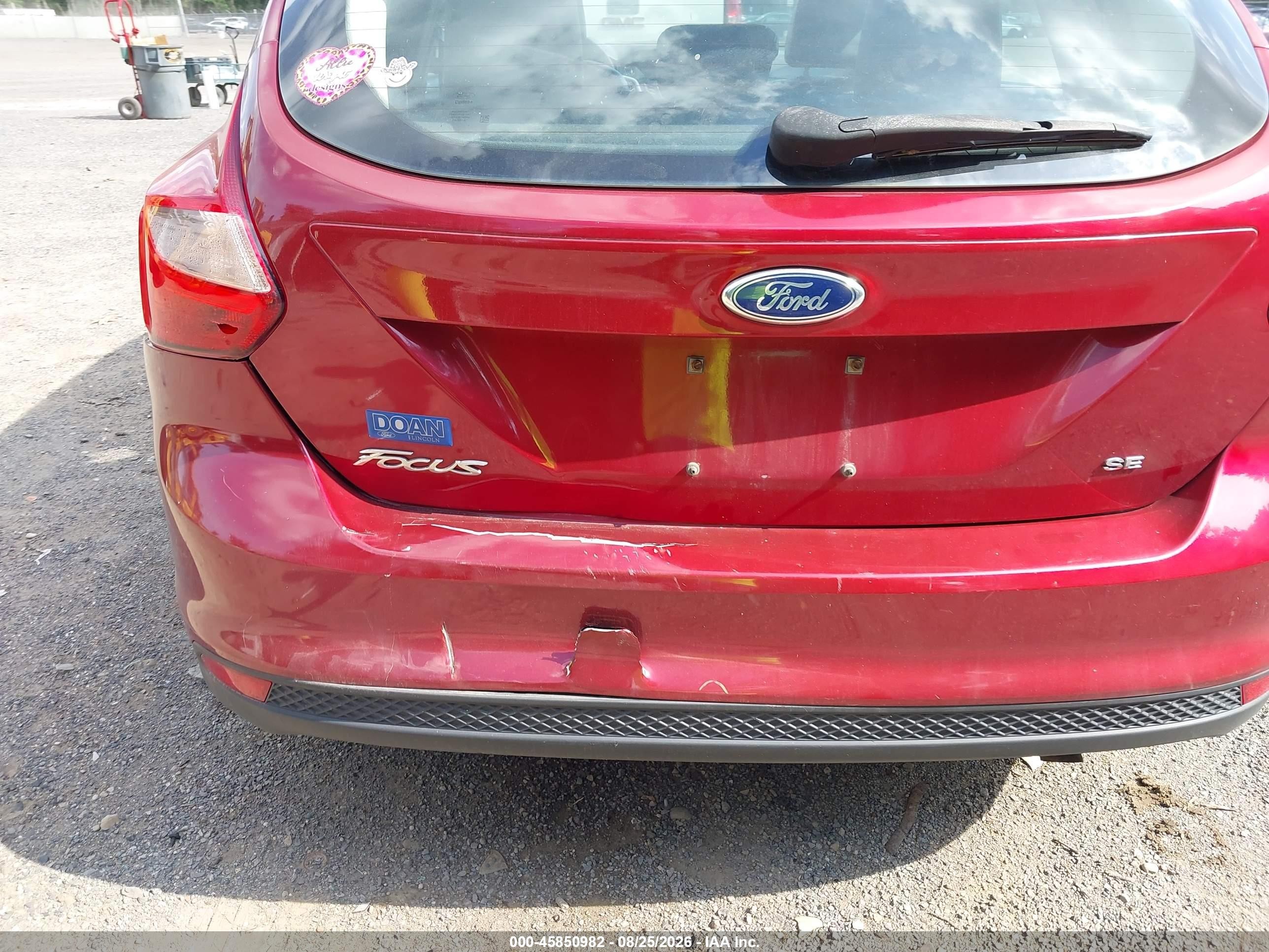 2014 Ford Focus Se Red vin: 1FADP3K23EL128726