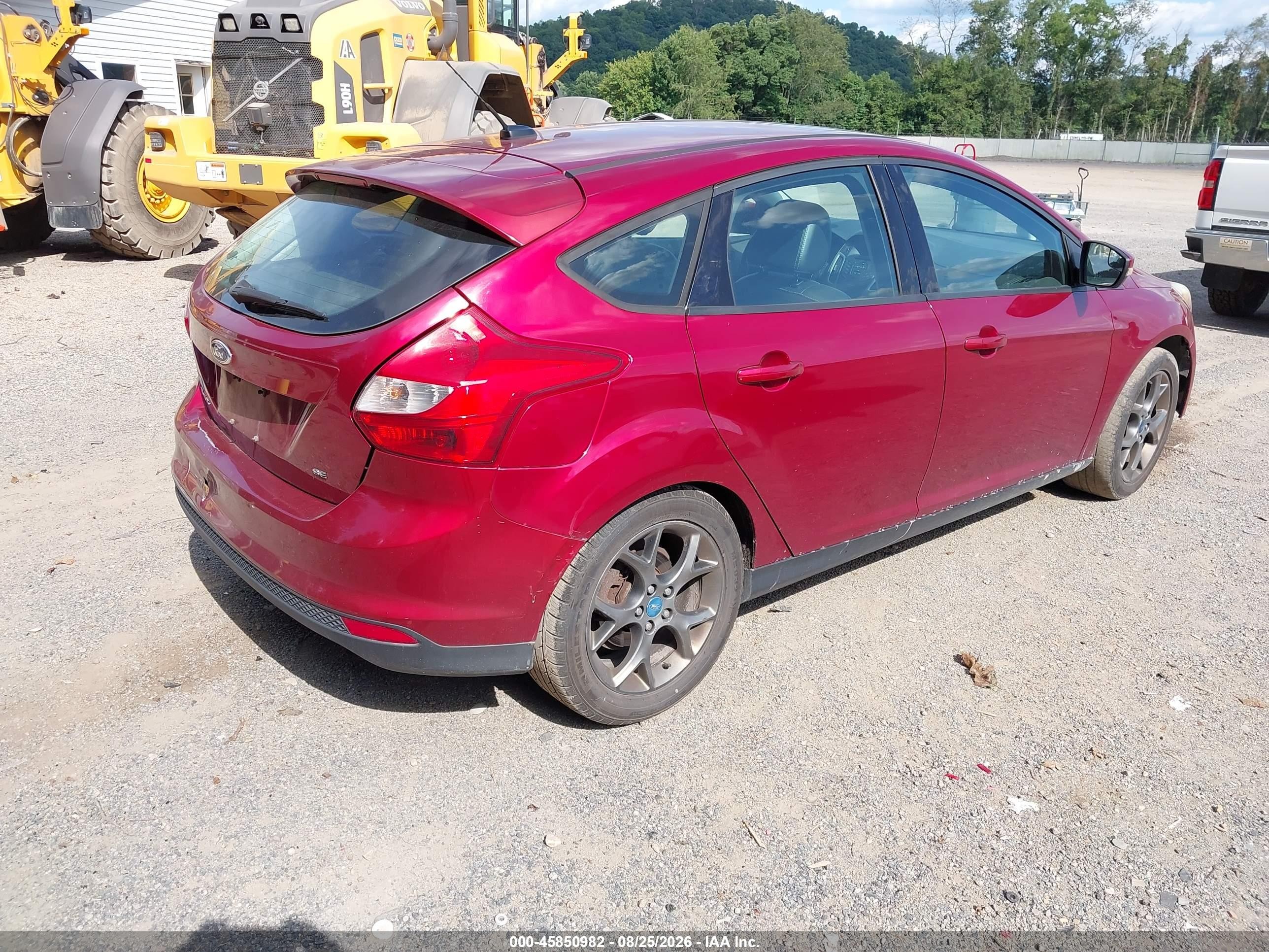 2014 Ford Focus Se Red vin: 1FADP3K23EL128726