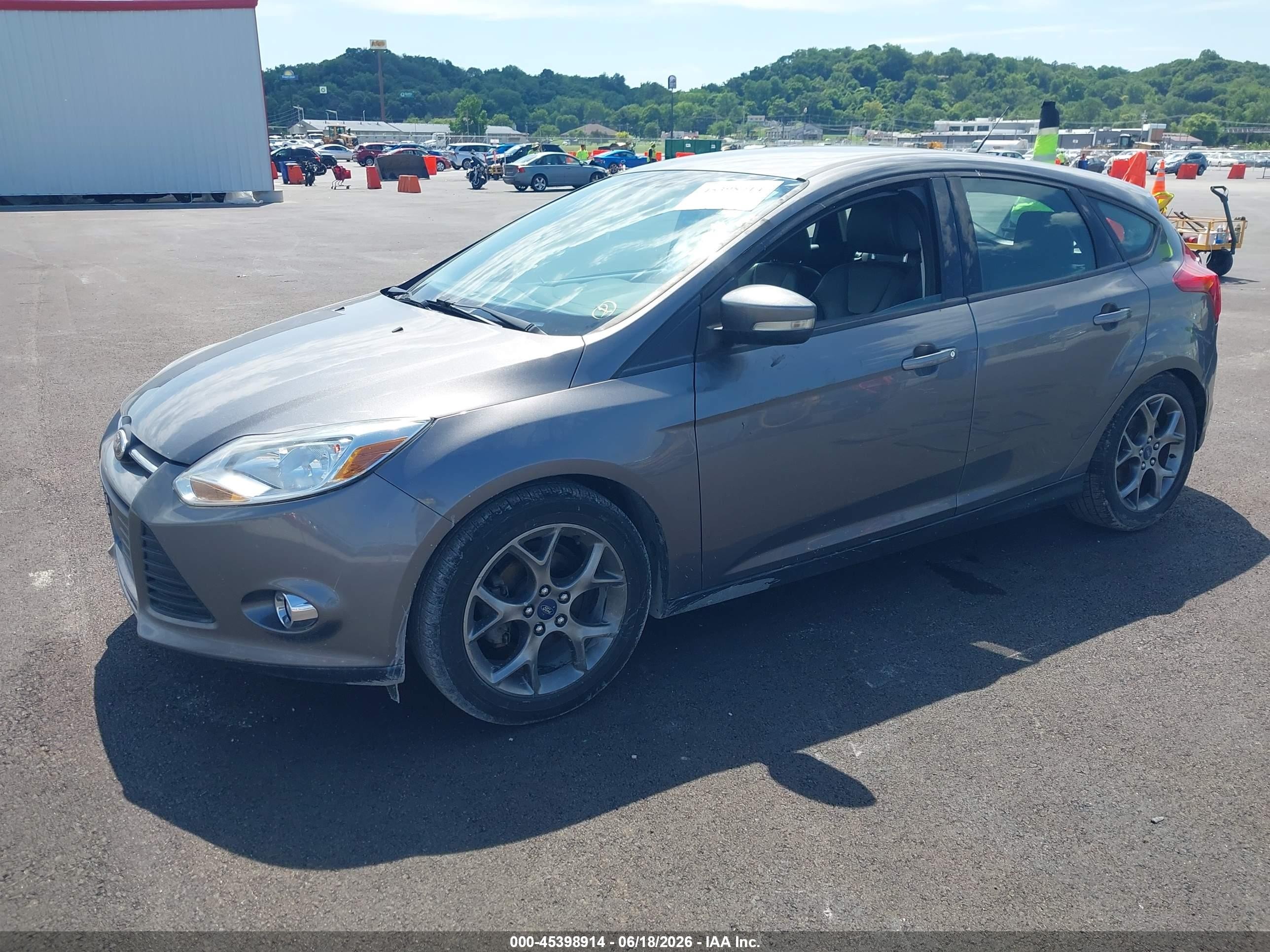 2014 Ford Focus Se Gray vin: 1FADP3K23EL129391