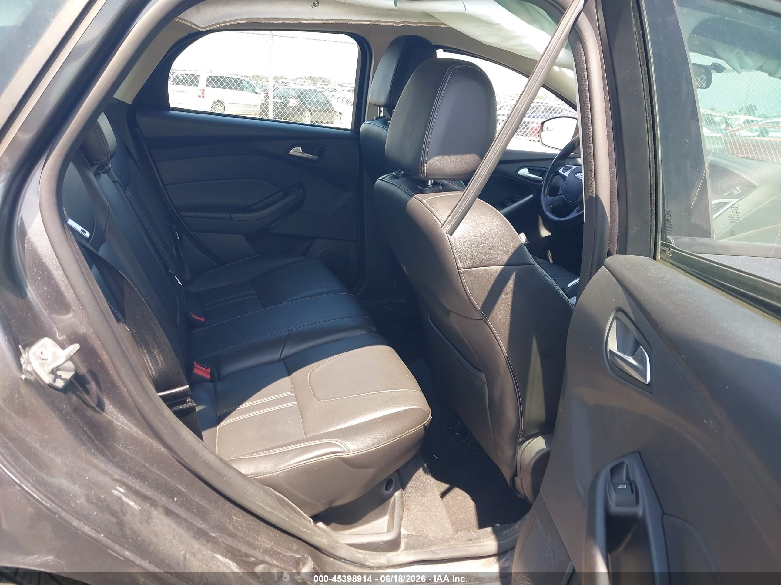 2014 Ford Focus Se Gray vin: 1FADP3K23EL129391