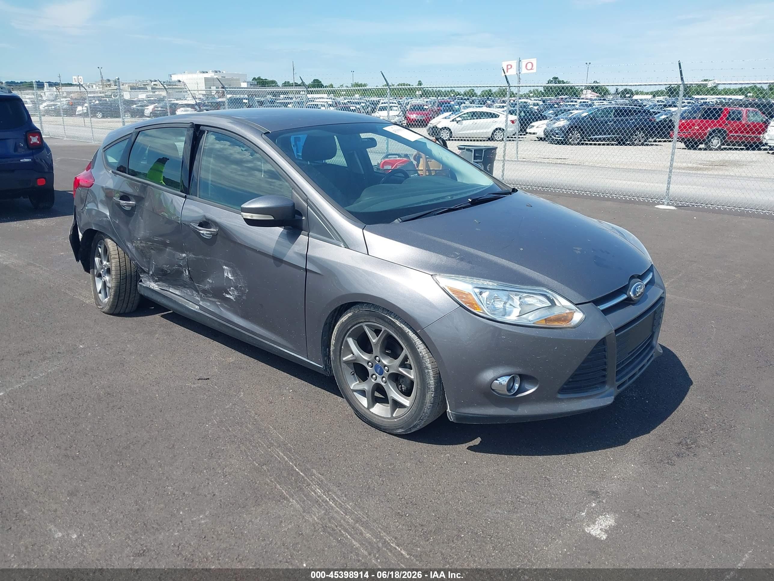2014 Ford Focus Se Gray vin: 1FADP3K23EL129391