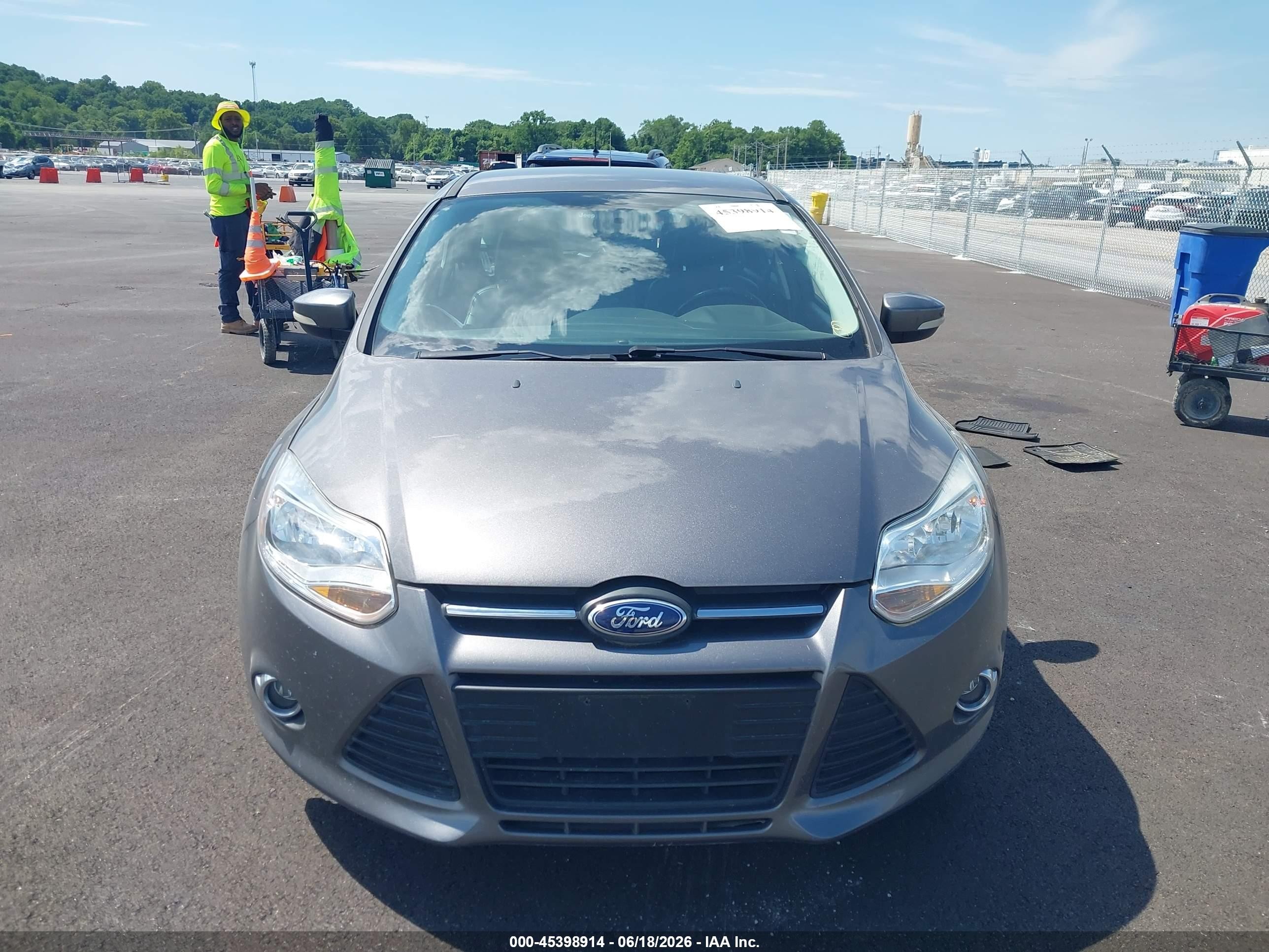 2014 Ford Focus Se Gray vin: 1FADP3K23EL129391