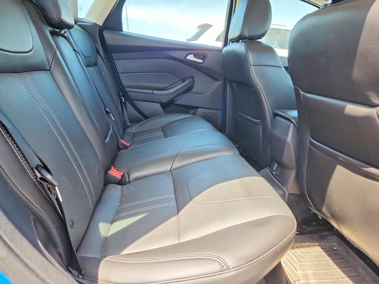 2014 Ford Focus Se Blue vin: 1FADP3K23EL129598