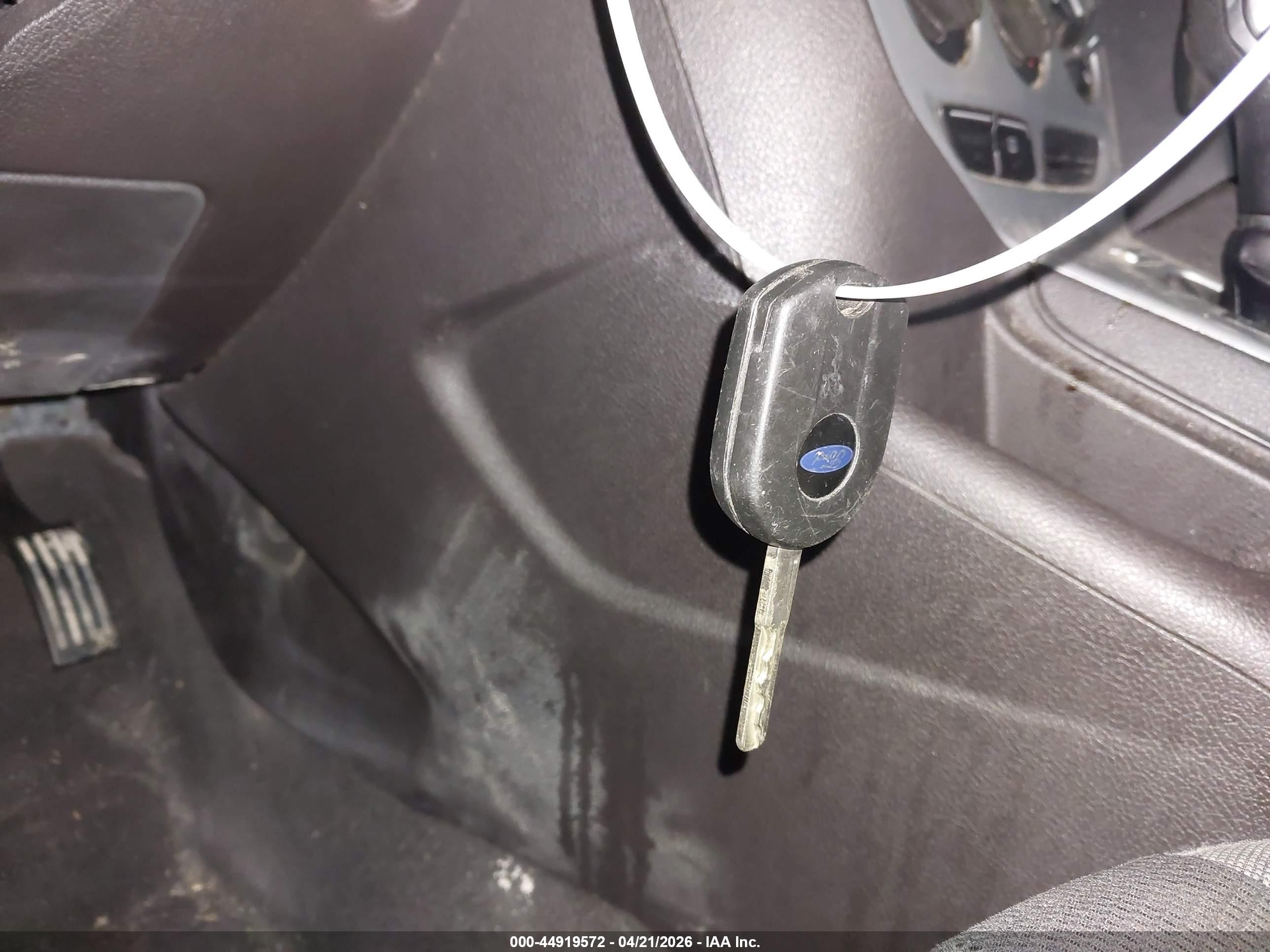 2014 Ford Focus Se Красный vin: 1FADP3K23EL143579