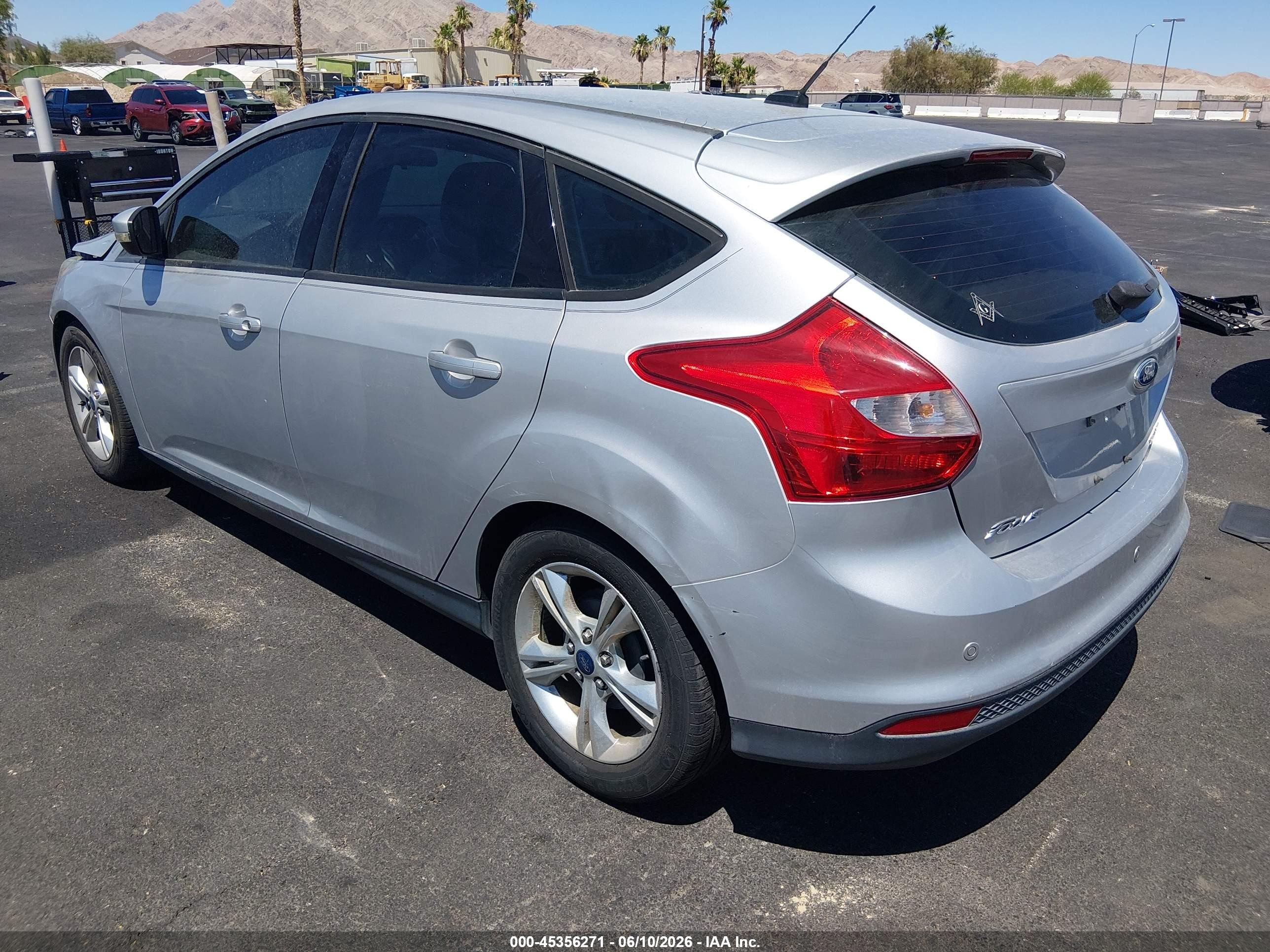 2014 Ford Focus Se Silver vin: 1FADP3K23EL156736