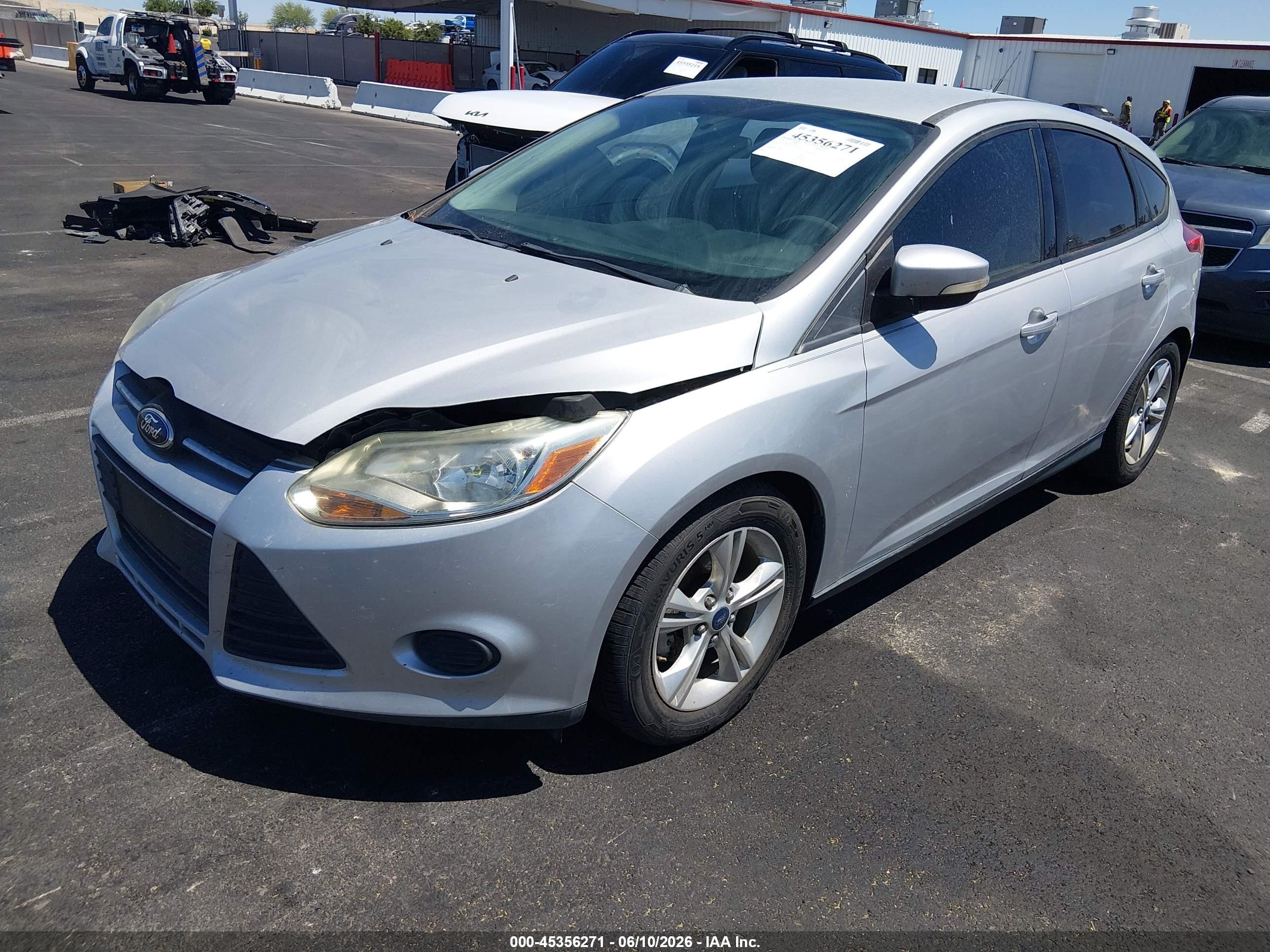 2014 Ford Focus Se Silver vin: 1FADP3K23EL156736