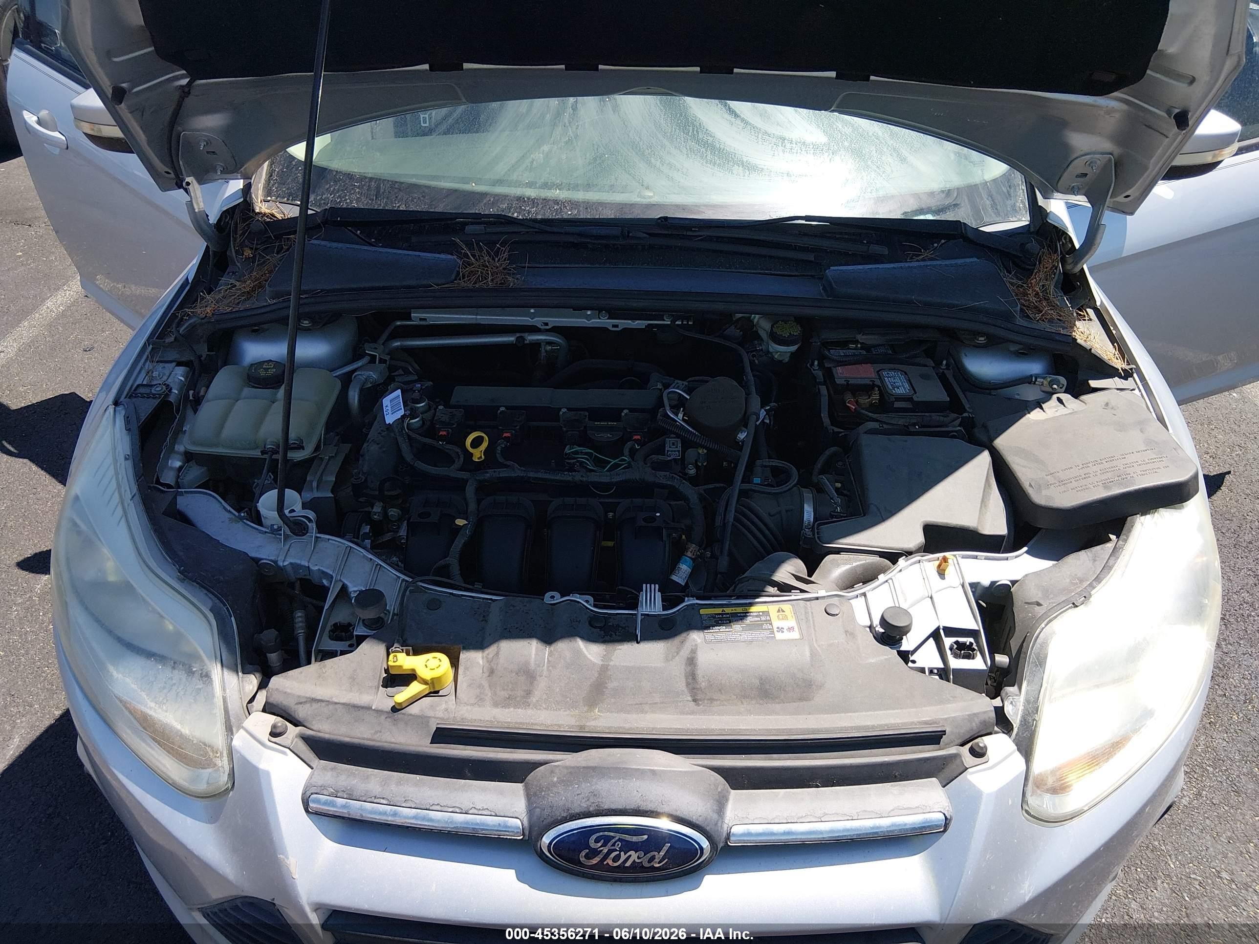 2014 Ford Focus Se Silver vin: 1FADP3K23EL156736
