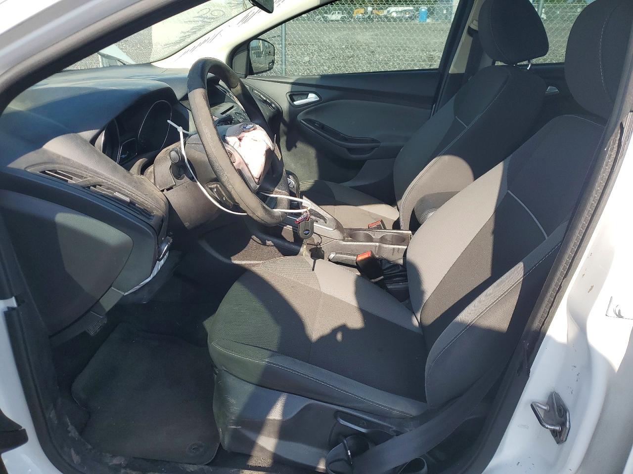 2014 Ford Focus Se White vin: 1FADP3K23EL157353