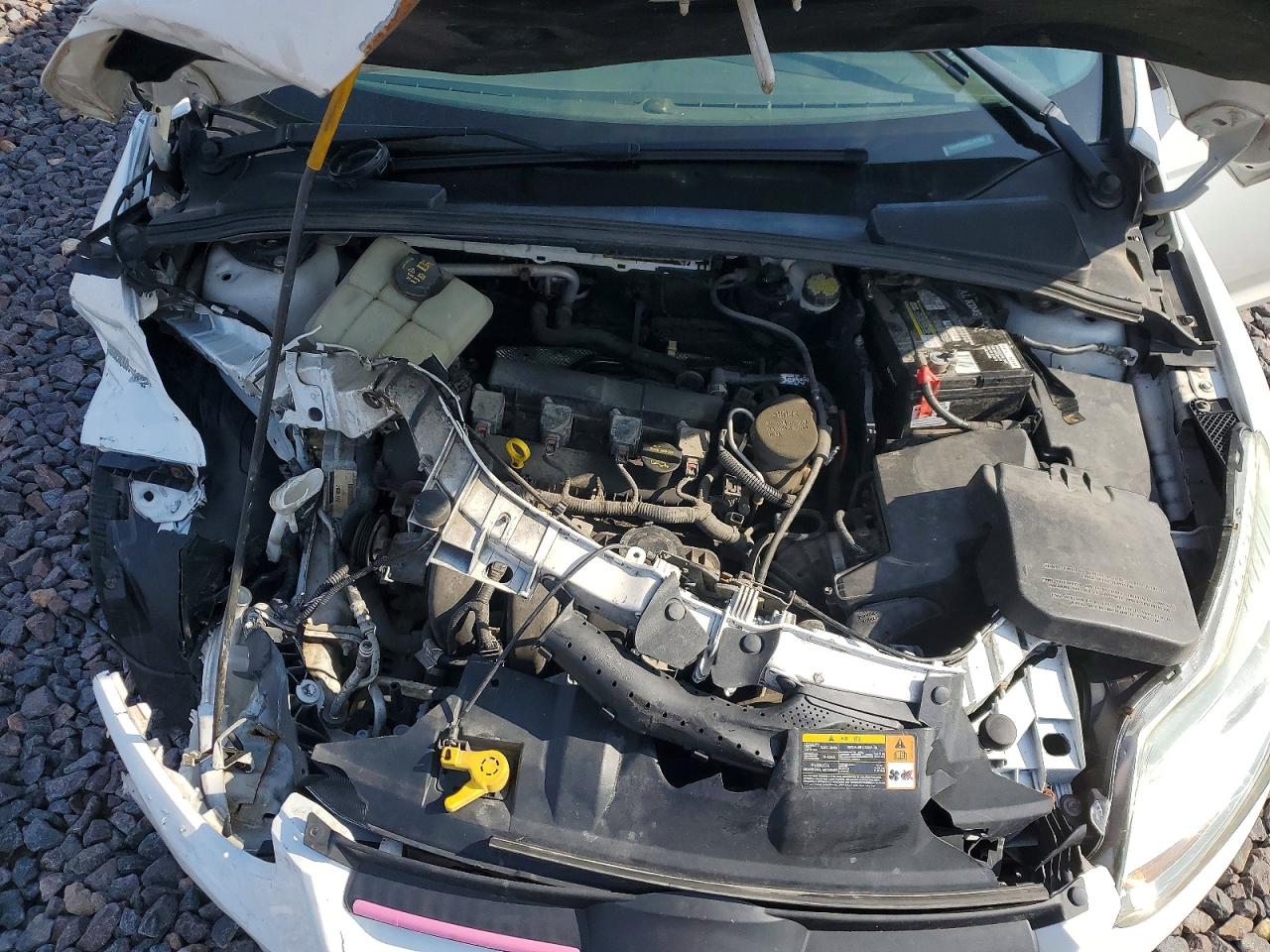 2014 Ford Focus Se White vin: 1FADP3K23EL157353