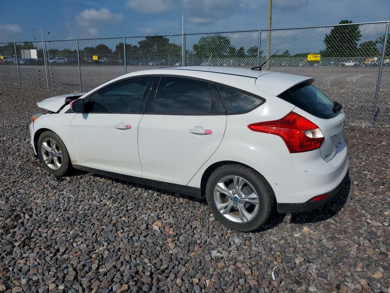 2014 Ford Focus Se White vin: 1FADP3K23EL157353