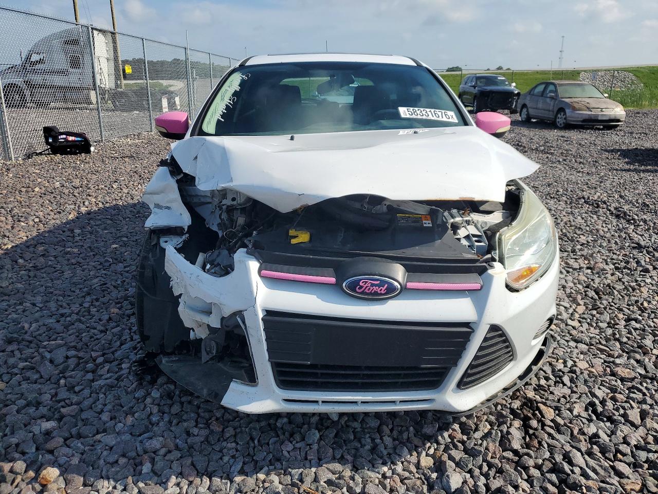 2014 Ford Focus Se White vin: 1FADP3K23EL157353