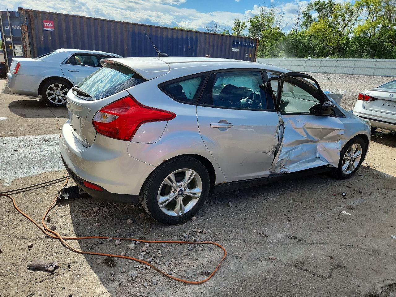 2014 Ford Focus Se Silver vin: 1FADP3K23EL157613