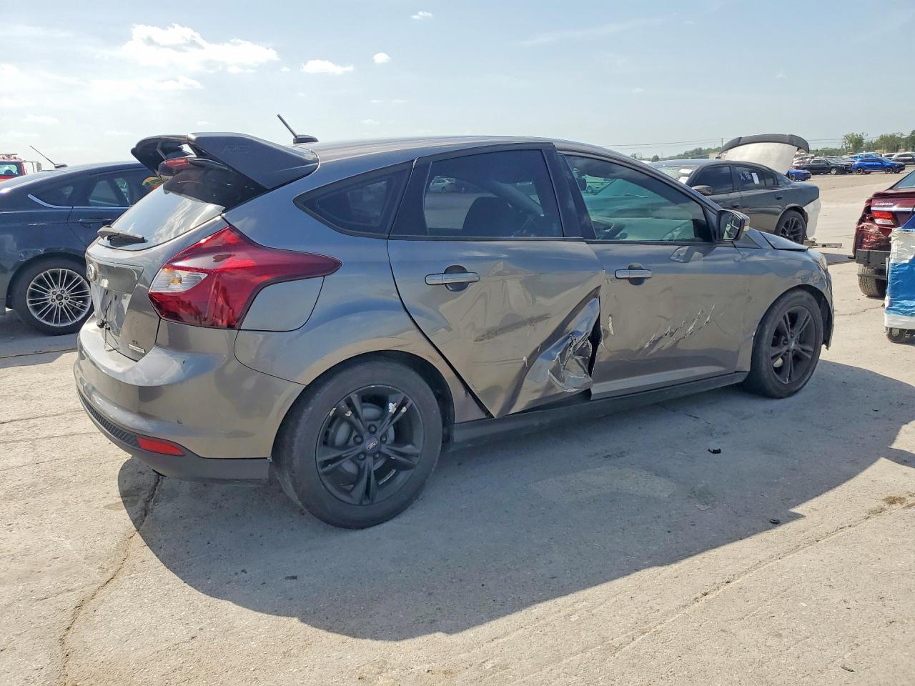 2014 Ford Focus Se Gray vin: 1FADP3K23EL162813