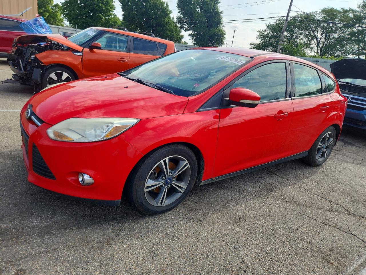 2014 Ford Focus Se Красный vin: 1FADP3K23EL174413