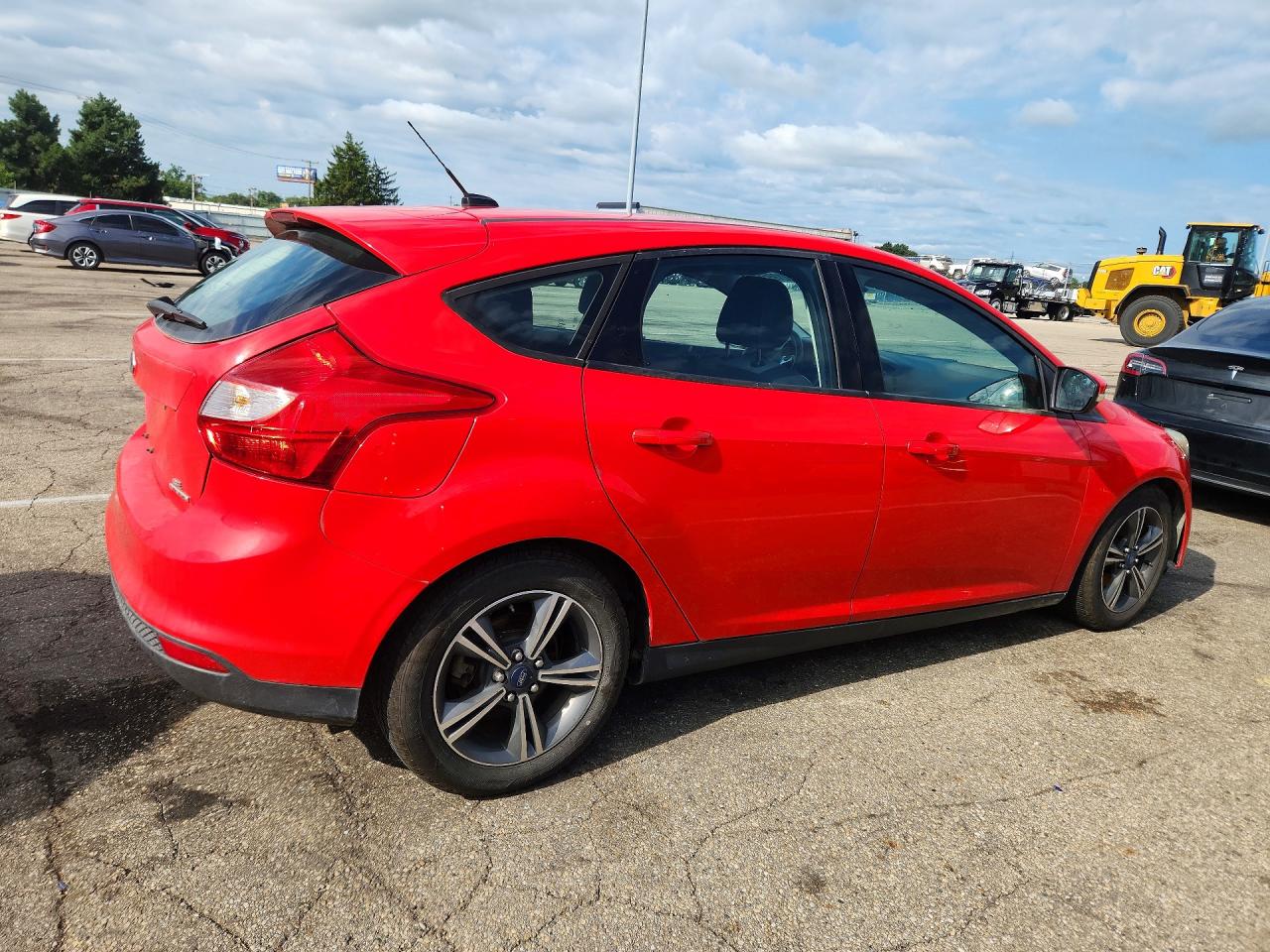2014 Ford Focus Se Red vin: 1FADP3K23EL174413