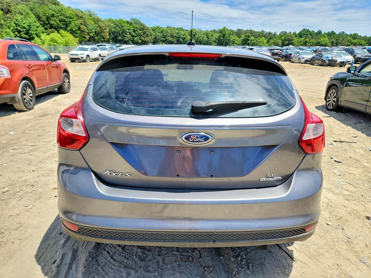 2014 Ford Focus Se Серый vin: 1FADP3K23EL213176