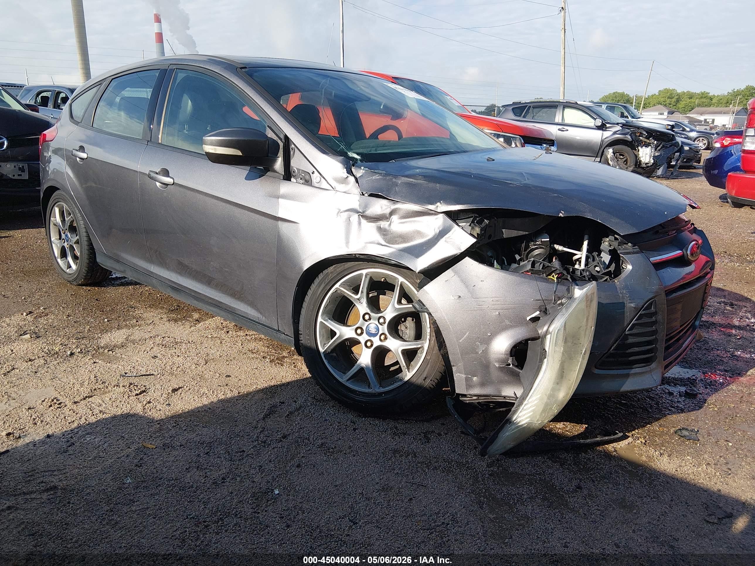 2014 Ford Focus Se Серый vin: 1FADP3K23EL253130