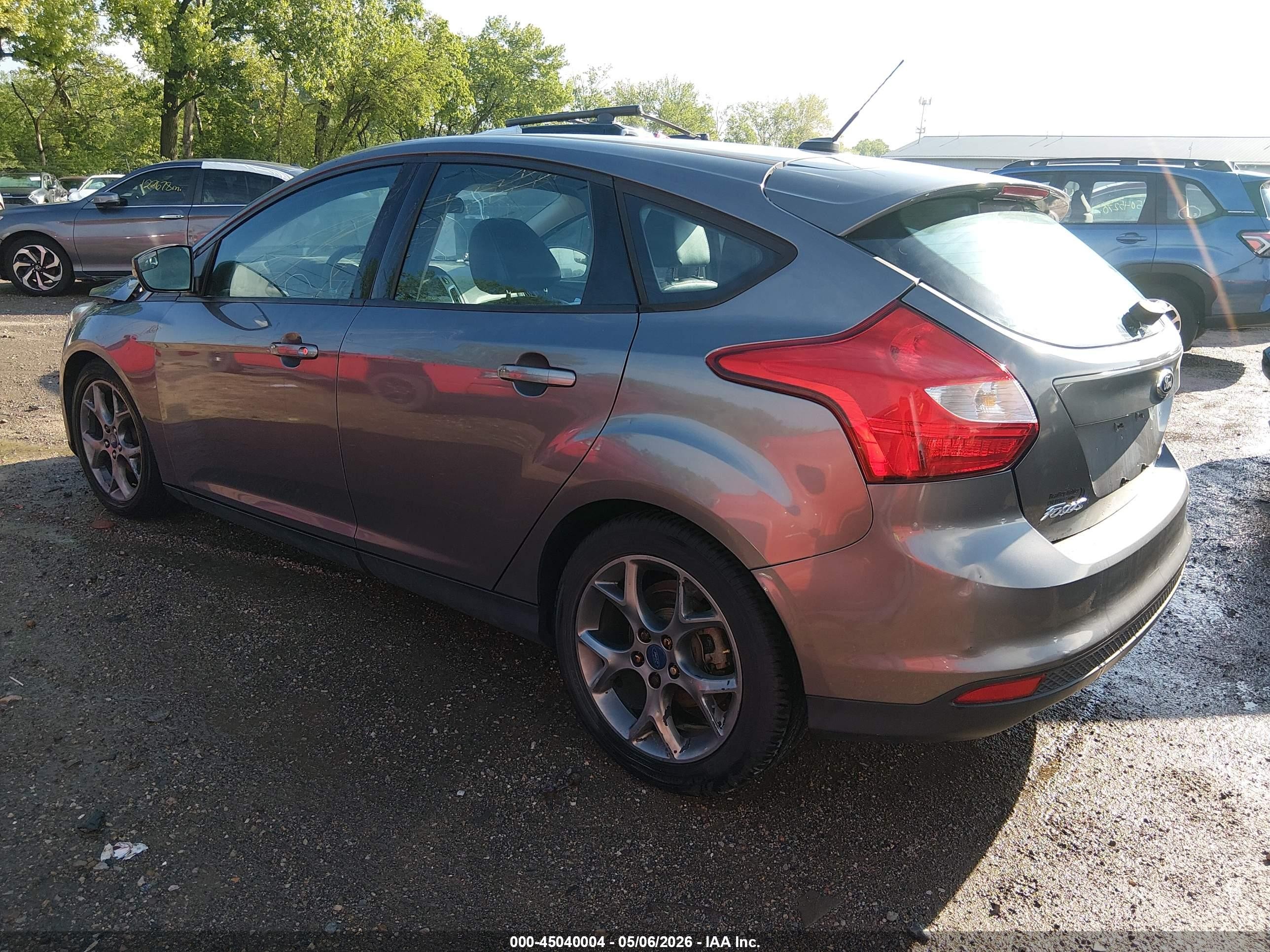 2014 Ford Focus Se Серый vin: 1FADP3K23EL253130