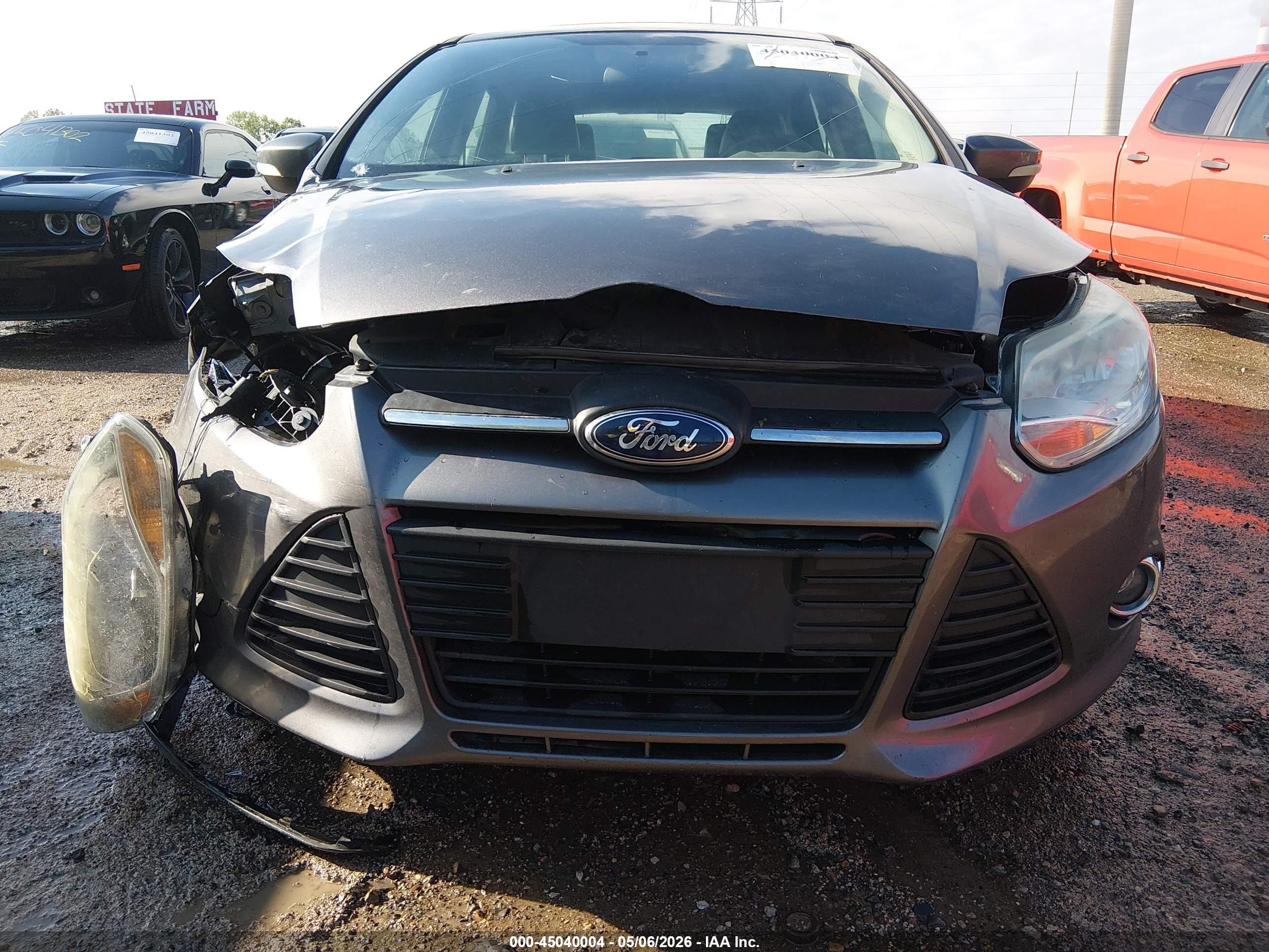 2014 Ford Focus Se Серый vin: 1FADP3K23EL253130
