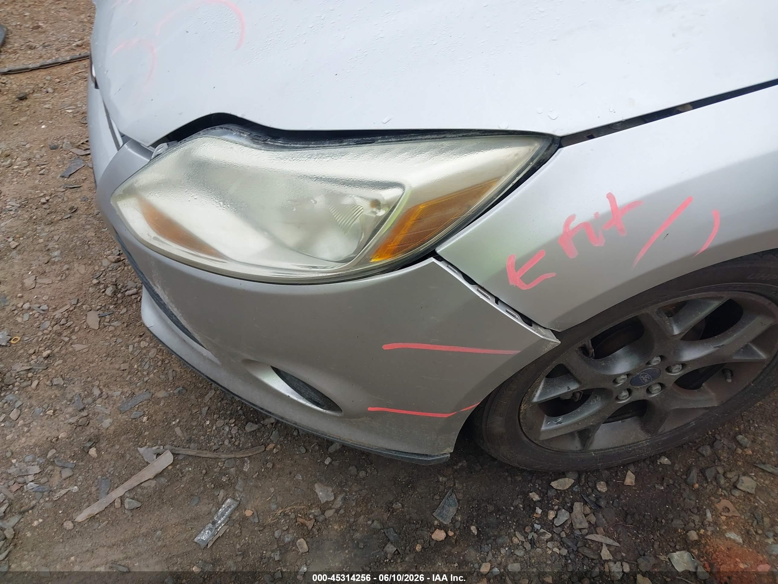 2014 Ford Focus Se Silver vin: 1FADP3K23EL293627