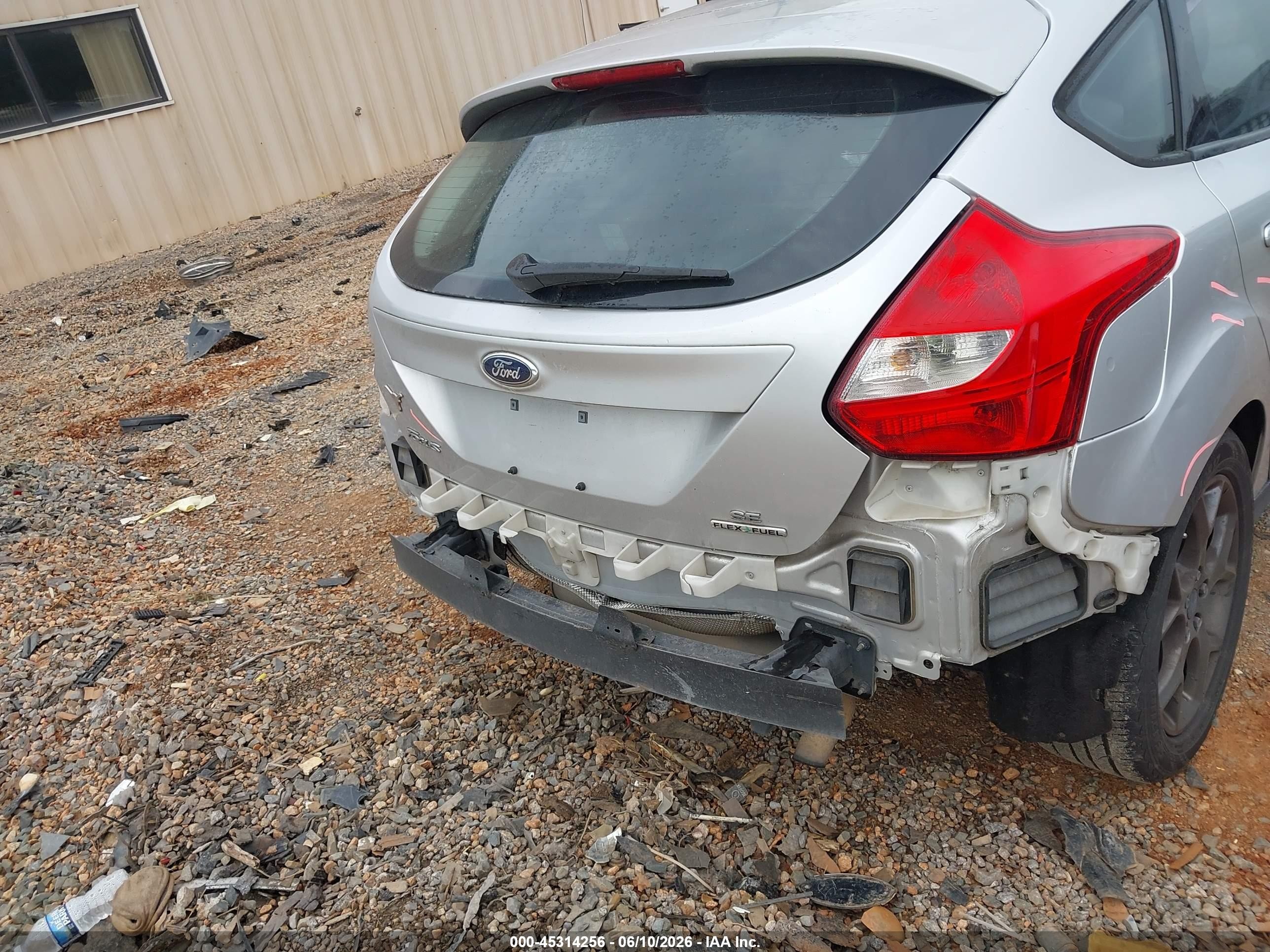 2014 Ford Focus Se Silver vin: 1FADP3K23EL293627
