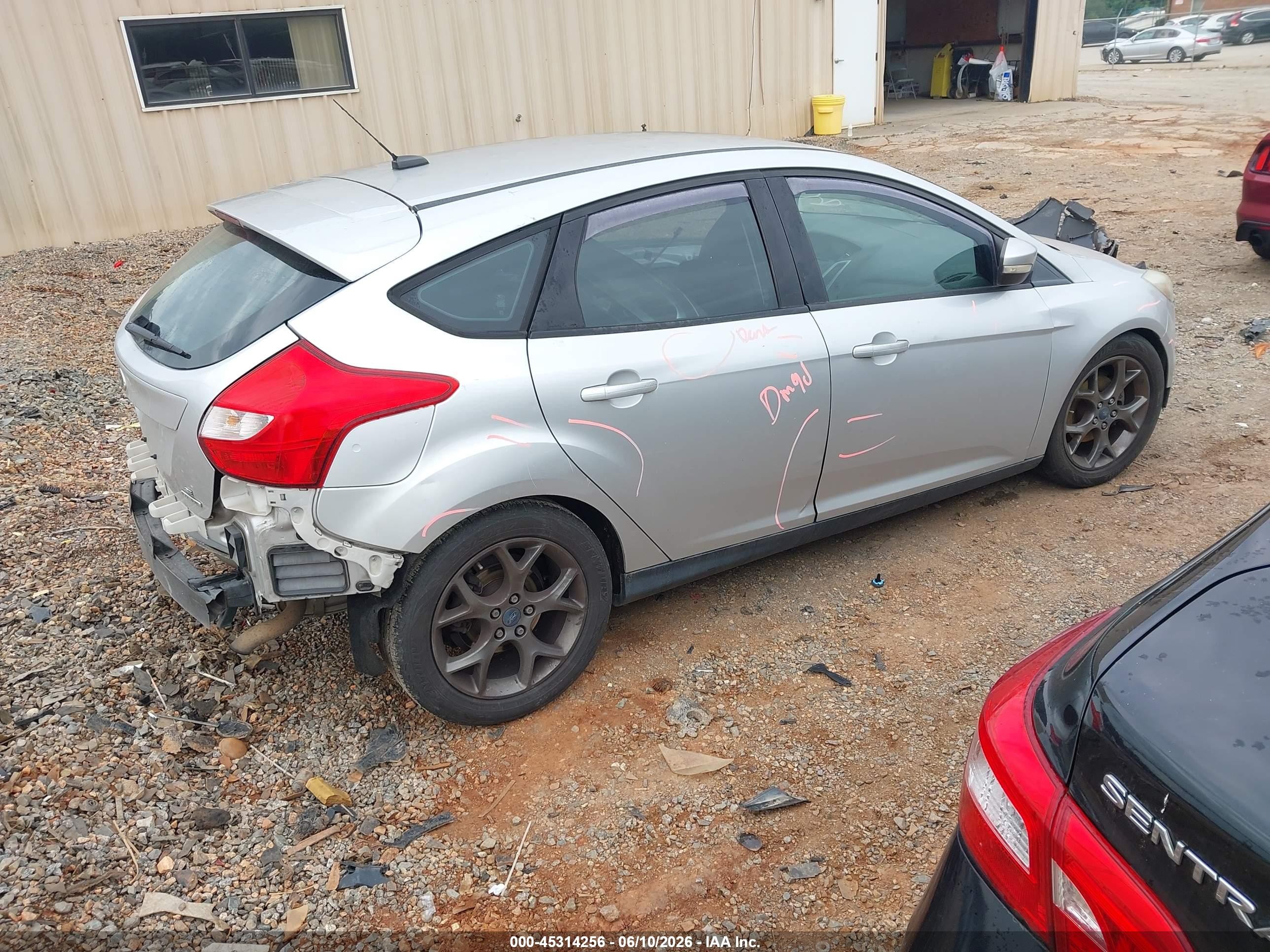 2014 Ford Focus Se Silver vin: 1FADP3K23EL293627