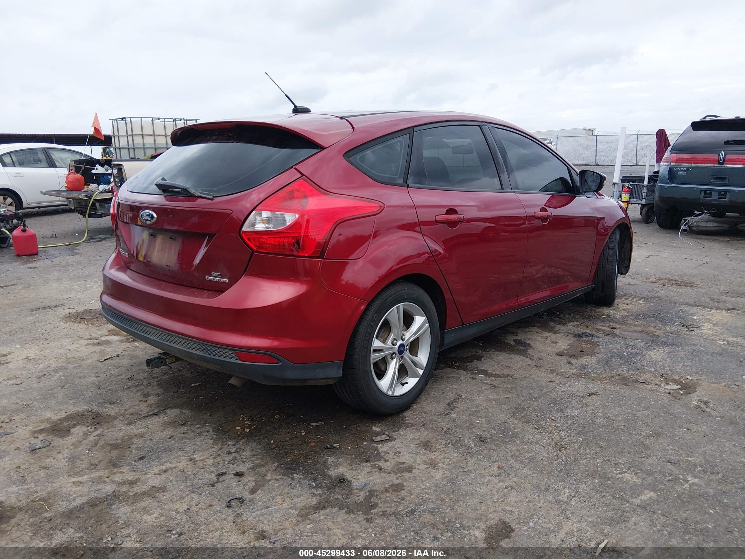 2014 Ford Focus Se Red vin: 1FADP3K23EL318414