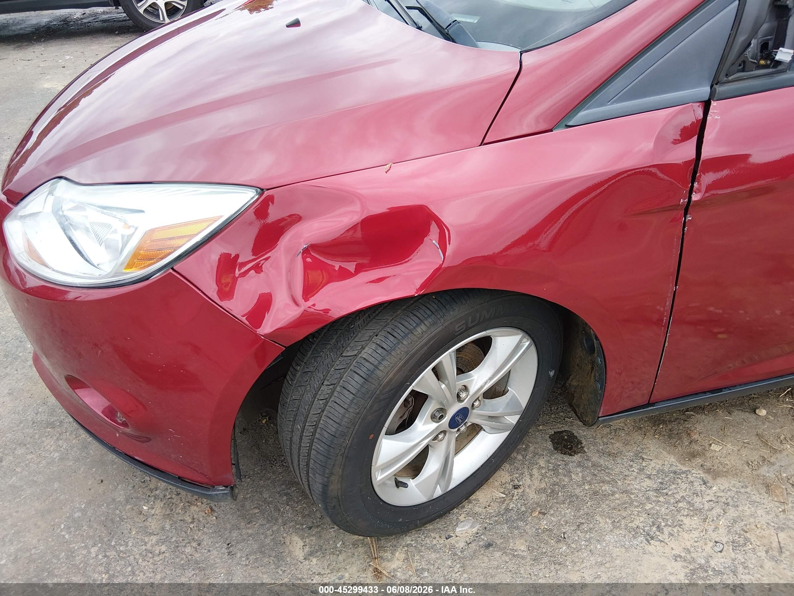 2014 Ford Focus Se Red vin: 1FADP3K23EL318414