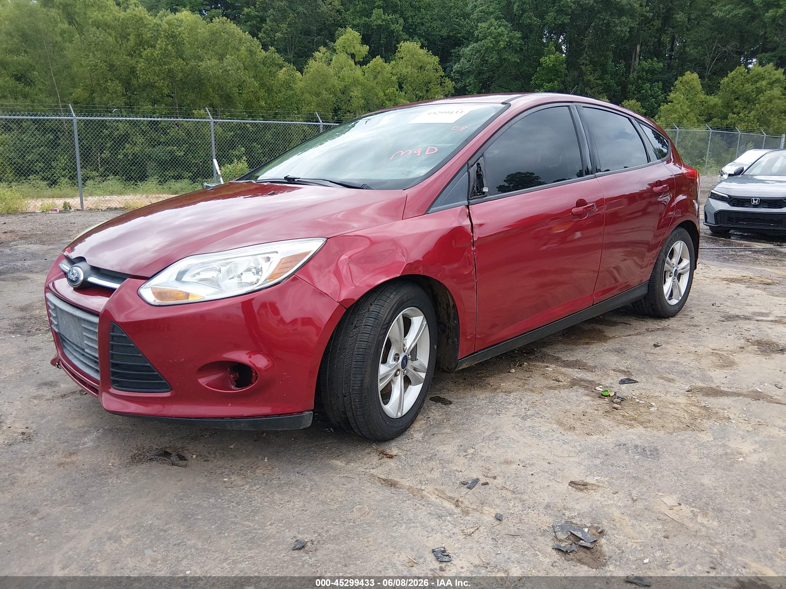 2014 Ford Focus Se Red vin: 1FADP3K23EL318414