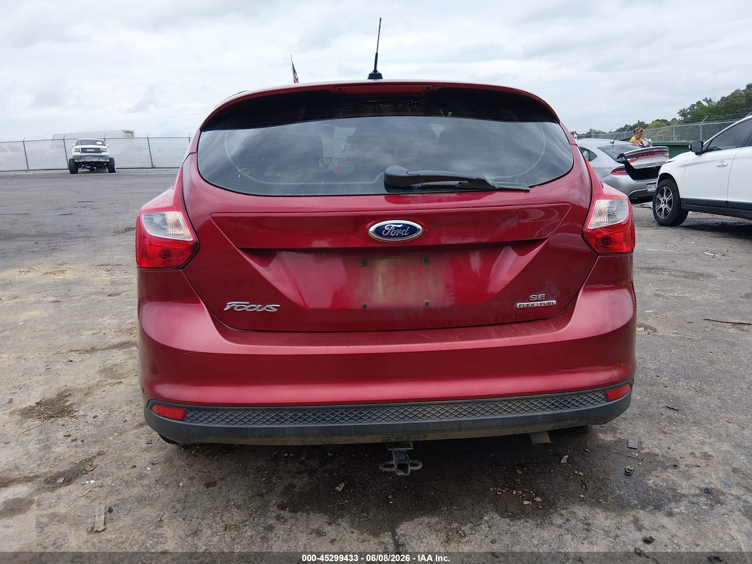 2014 Ford Focus Se Red vin: 1FADP3K23EL318414