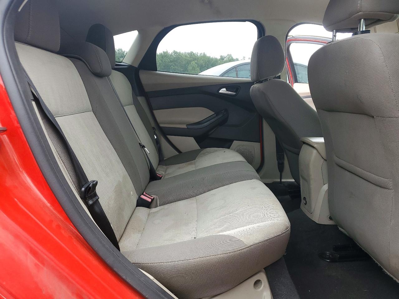 2014 Ford Focus Se Red vin: 1FADP3K23EL319319