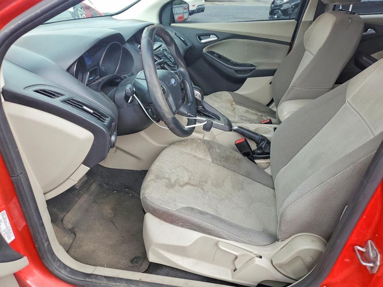 2014 Ford Focus Se Red vin: 1FADP3K23EL319319