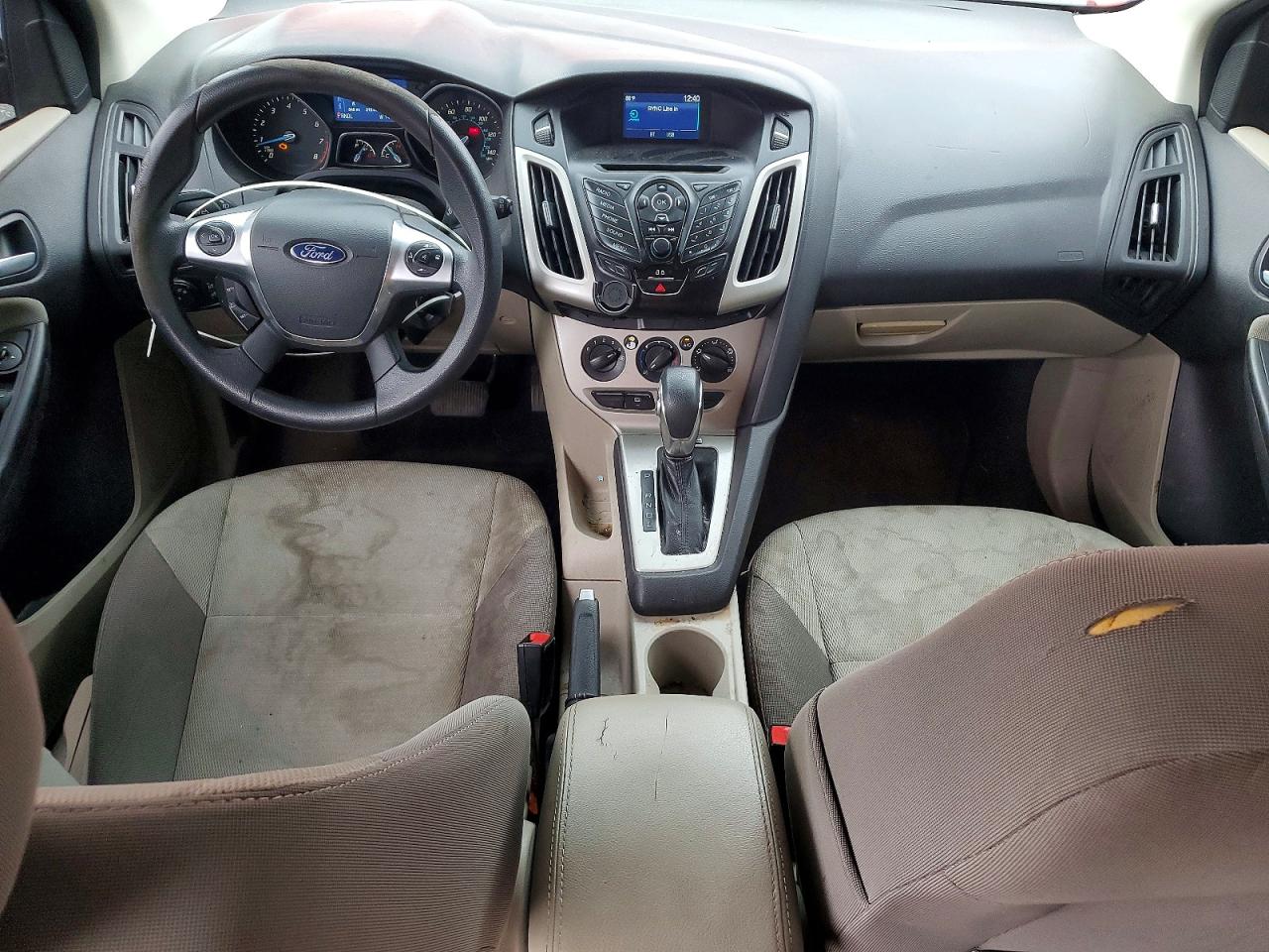 2014 Ford Focus Se Red vin: 1FADP3K23EL319319