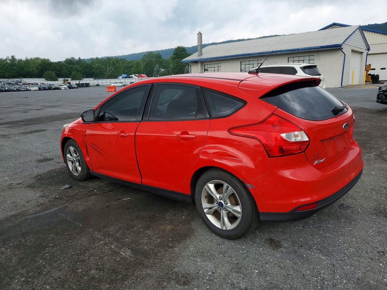 2014 Ford Focus Se Red vin: 1FADP3K23EL319319