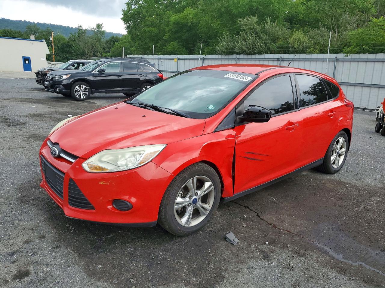 2014 Ford Focus Se Red vin: 1FADP3K23EL319319