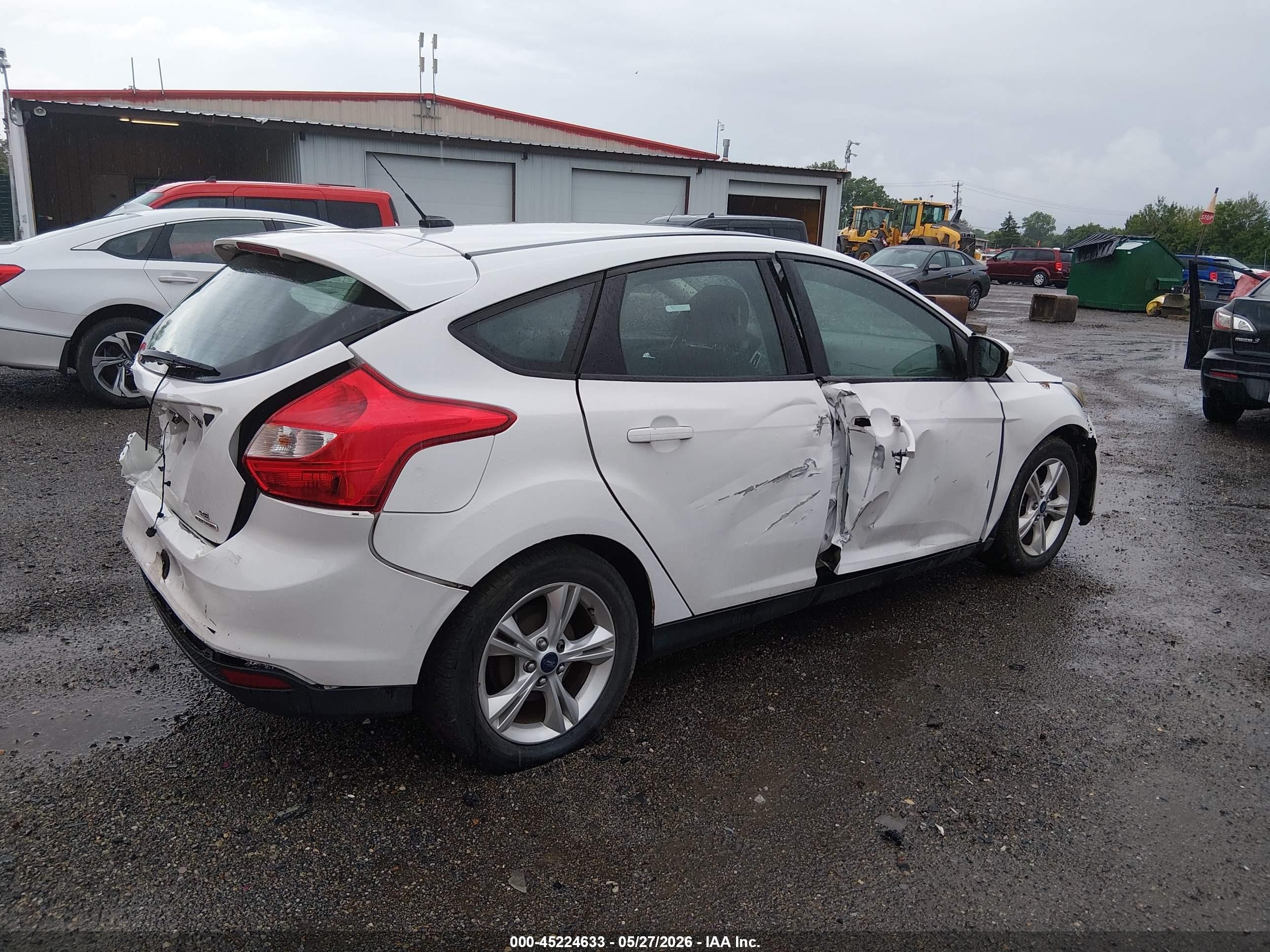 2014 Ford Focus Se Белый vin: 1FADP3K23EL325752
